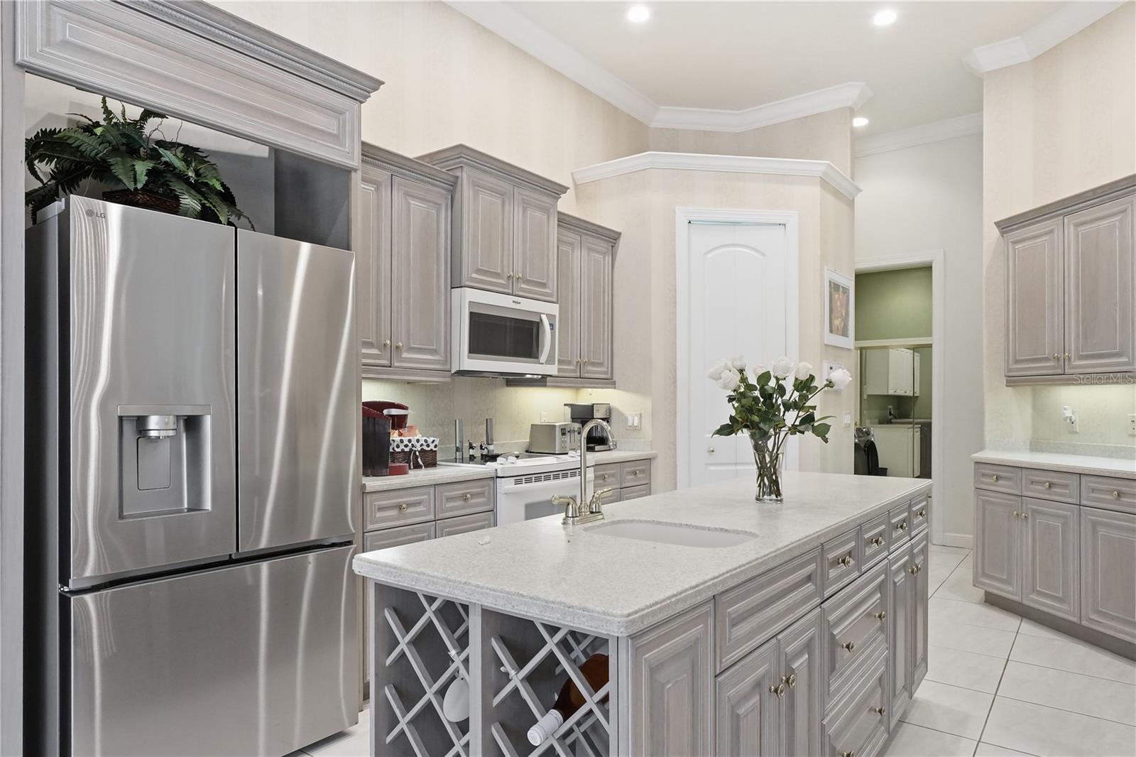 402 MACEWEN DR