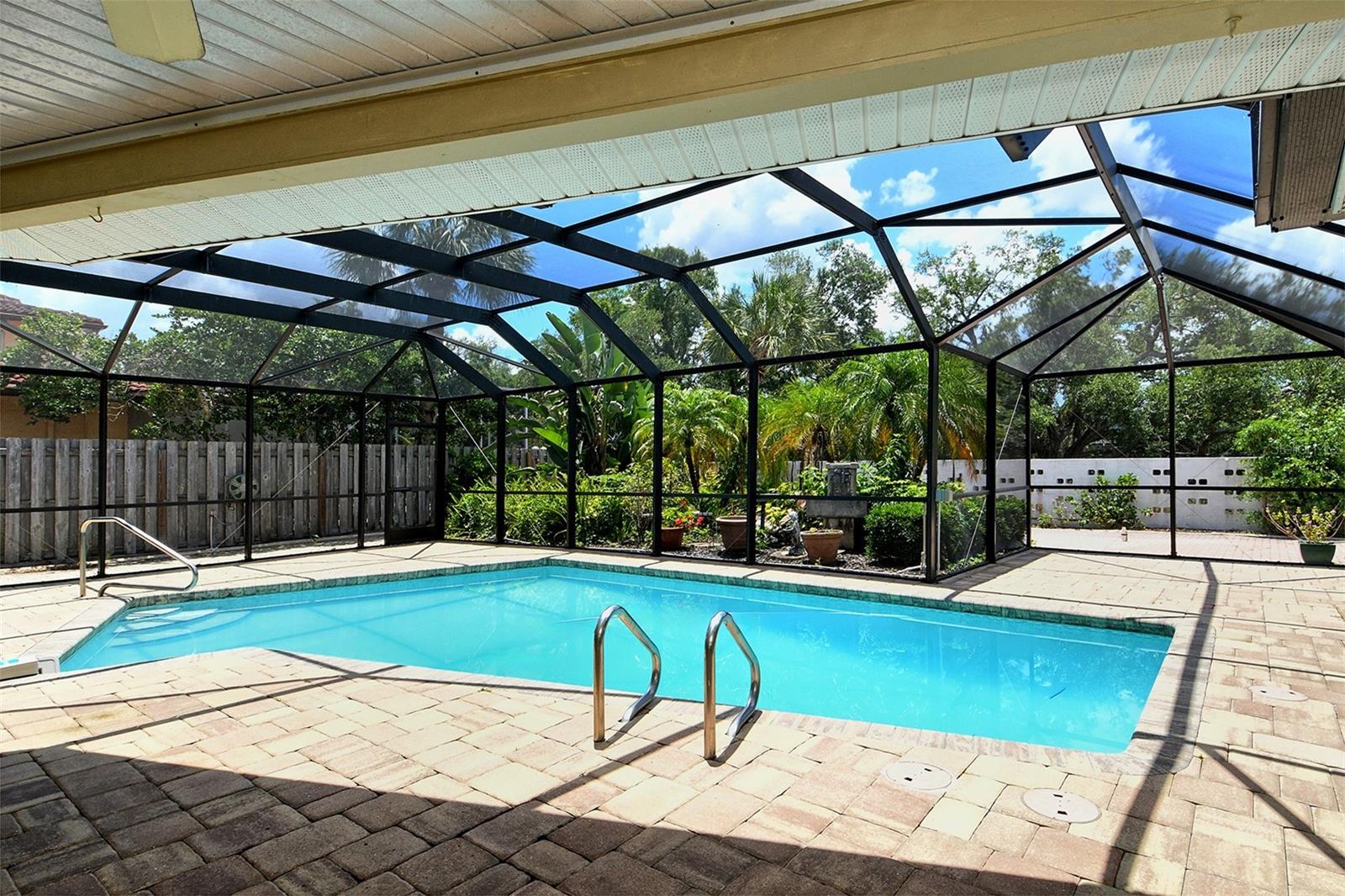 3140 ESPANOLA DR