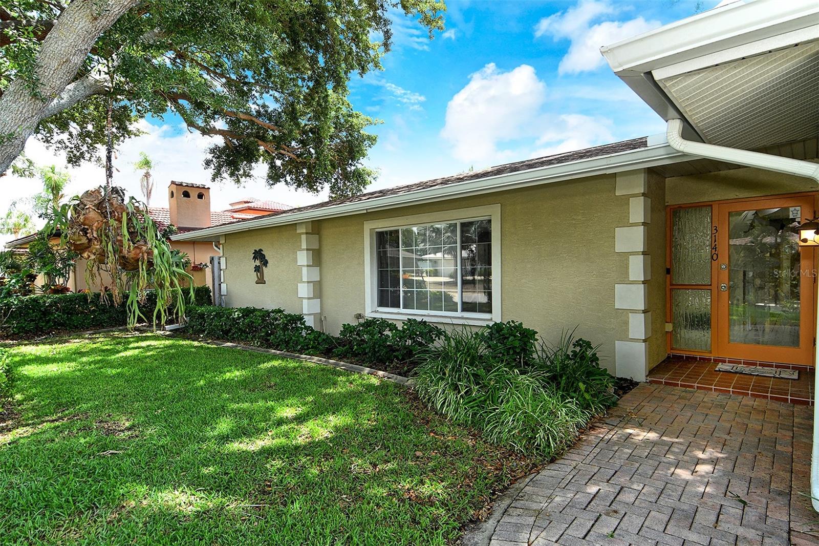 3140 ESPANOLA DR