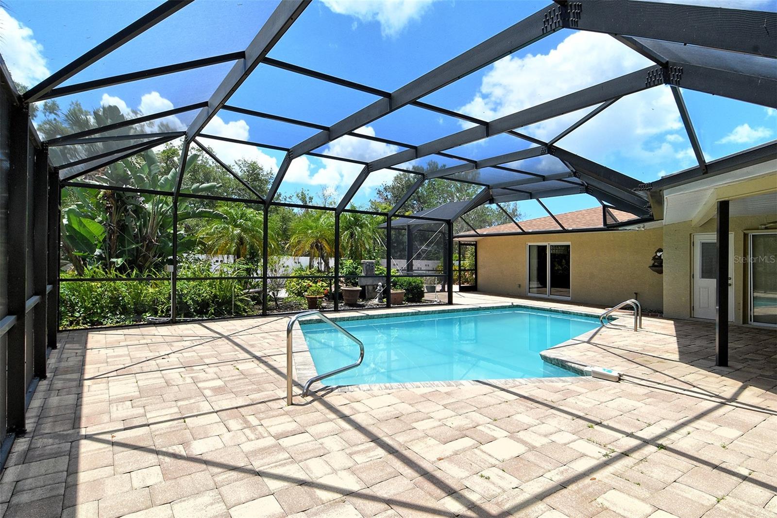 3140 ESPANOLA DR