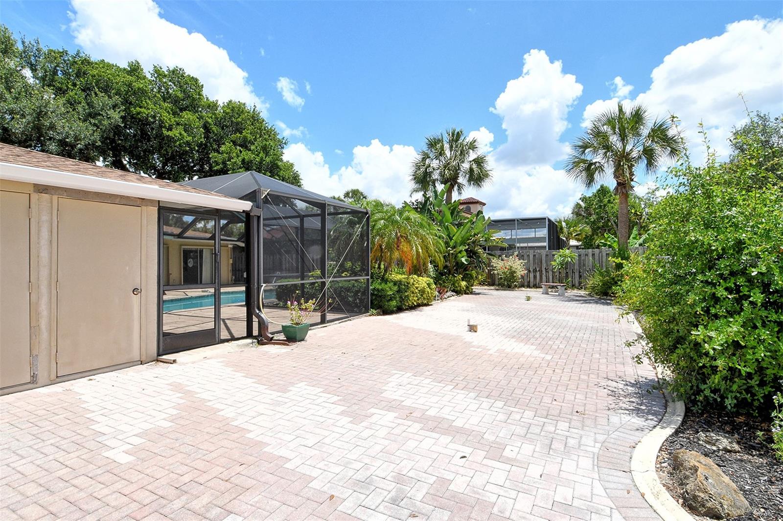 3140 ESPANOLA DR