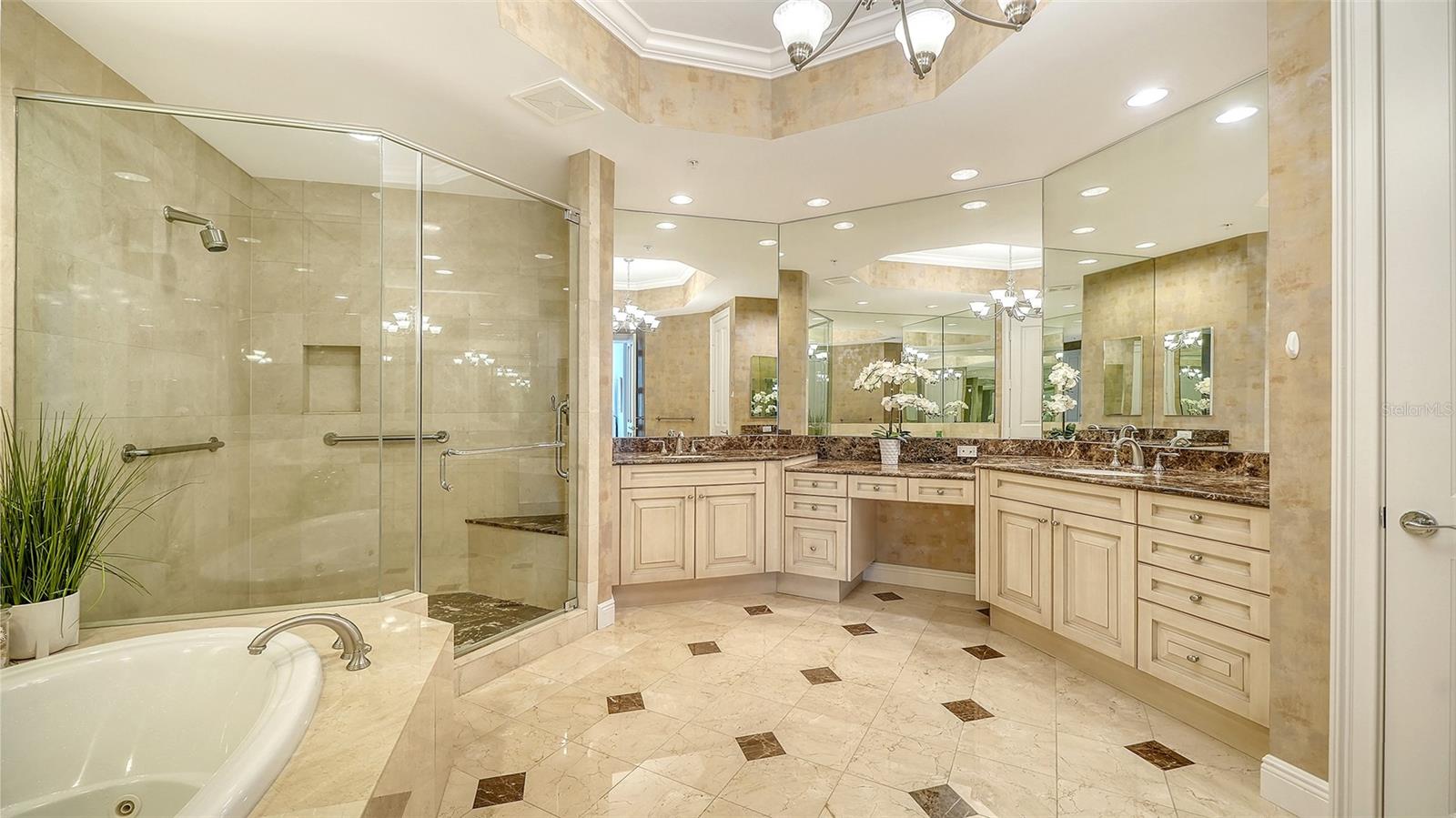 1300 BENJAMIN FRANKLIN DR #301