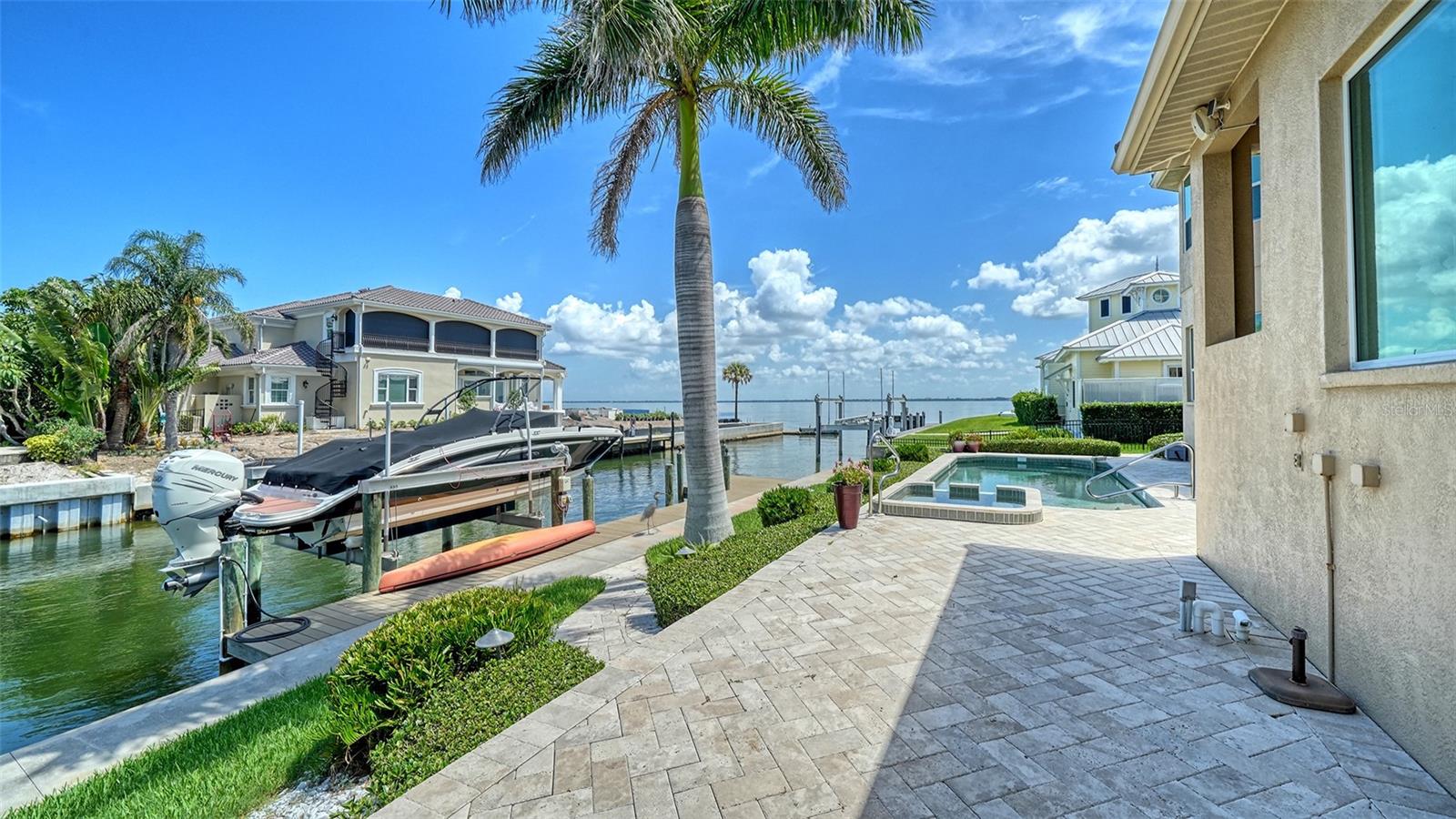657 HALYARD LN