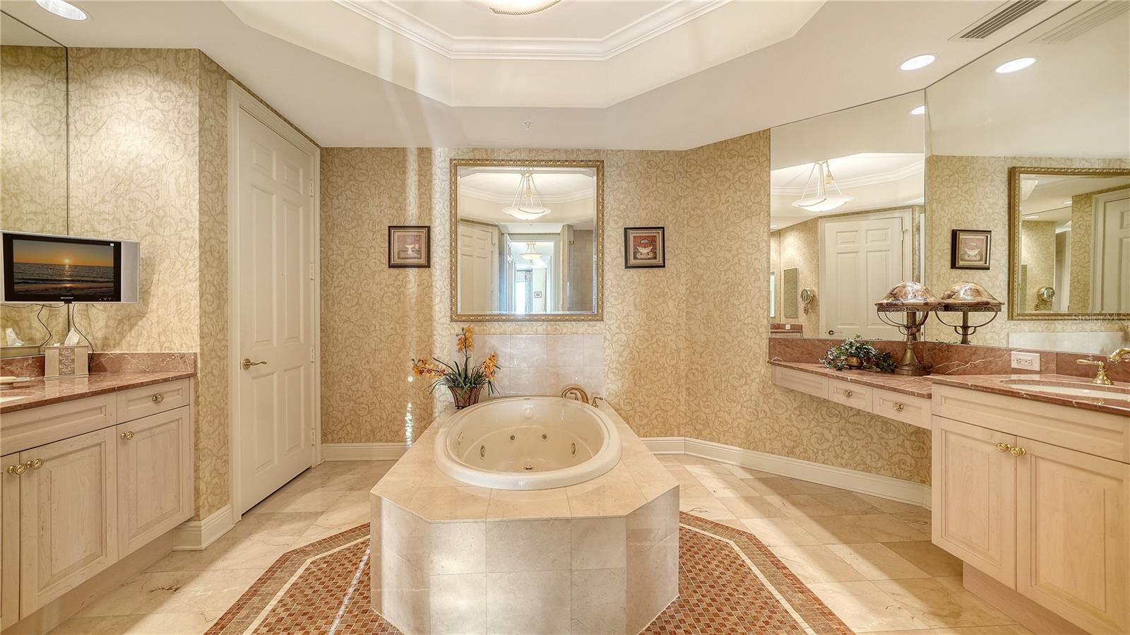 1300 BENJAMIN FRANKLIN DR #1003