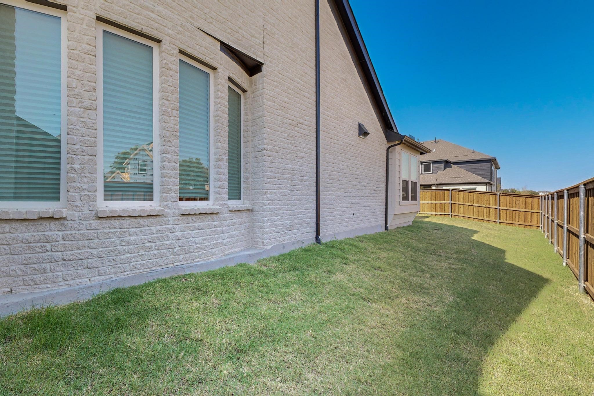 2916 Shadybrook Drive