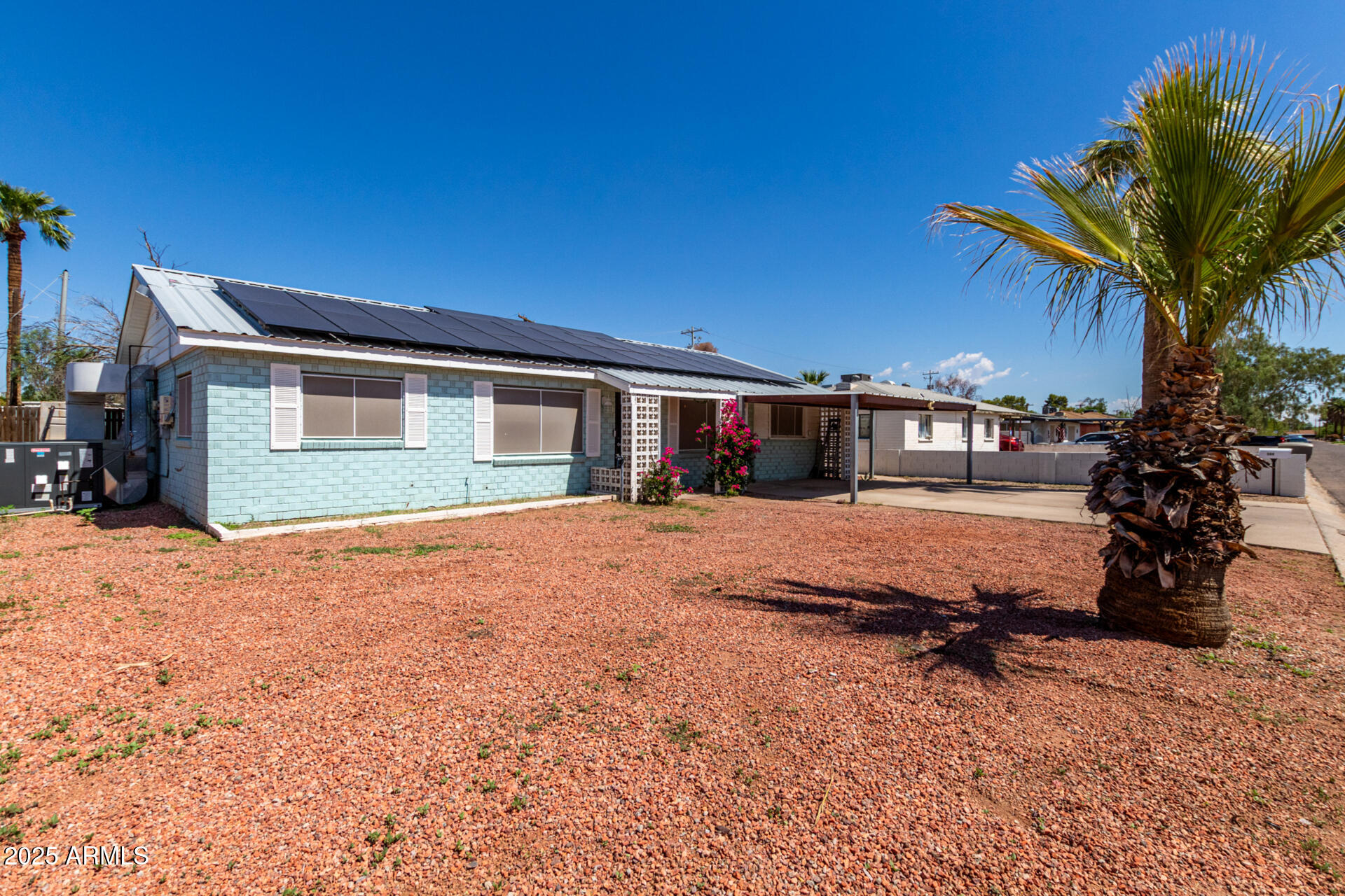 504 E LAUREL Drive