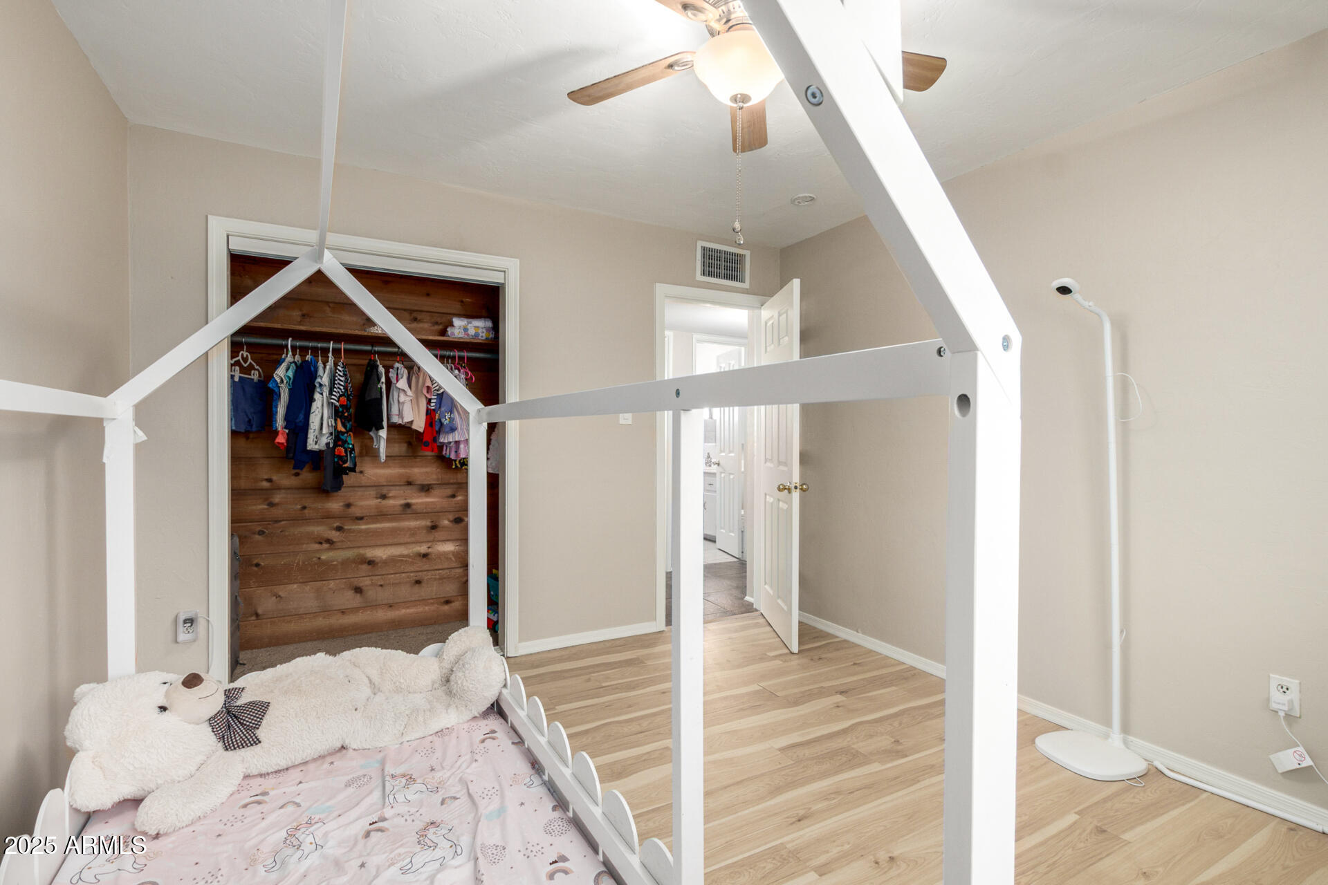 504 E LAUREL Drive