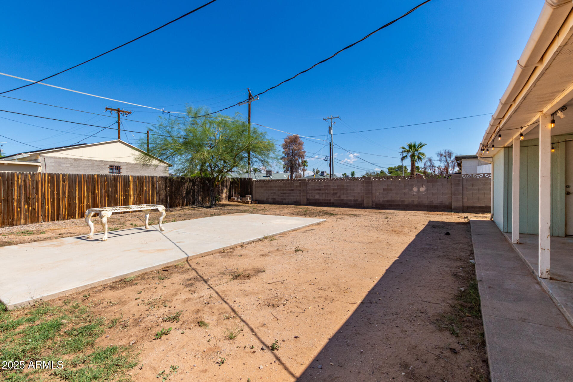 504 E LAUREL Drive
