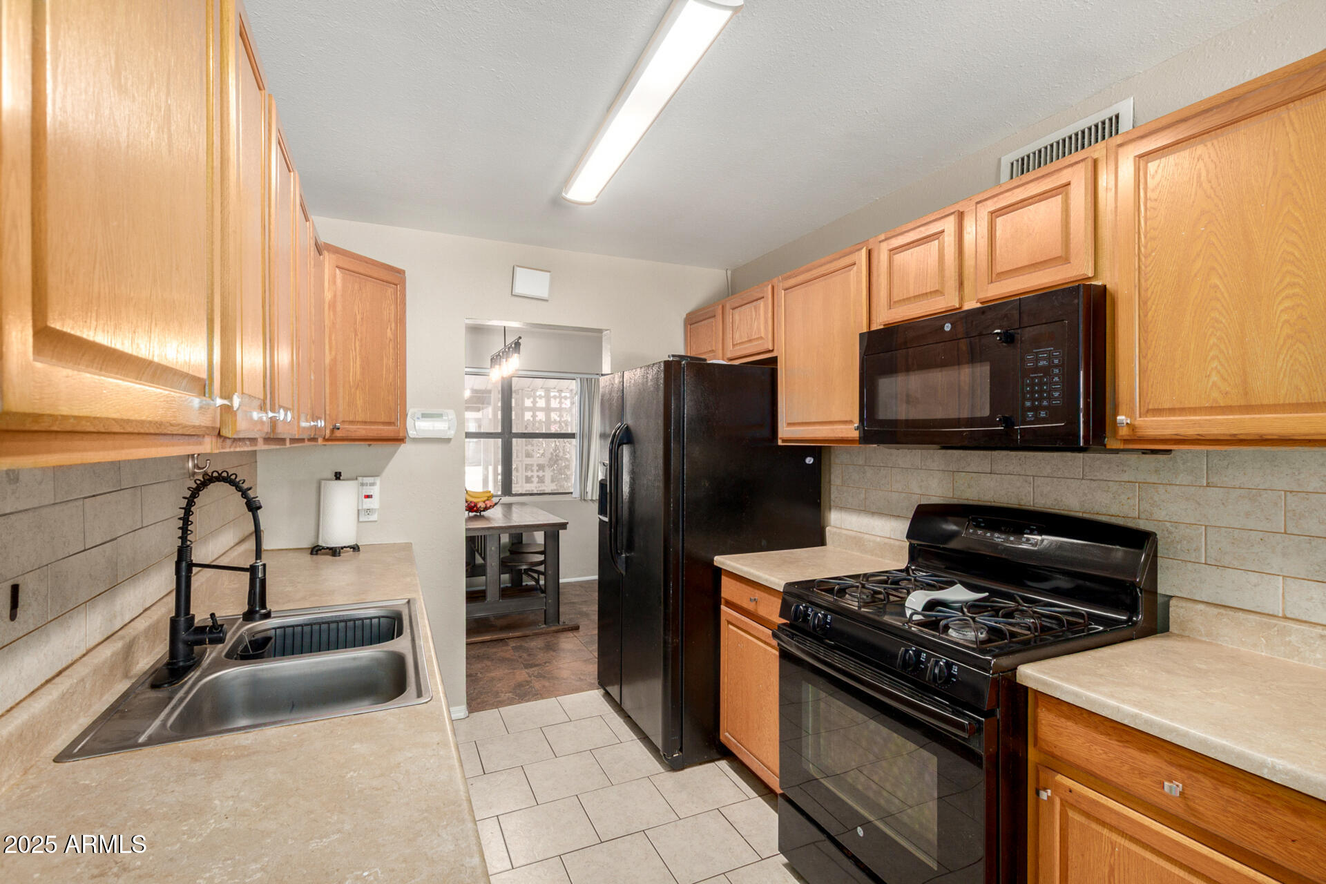 504 E LAUREL Drive
