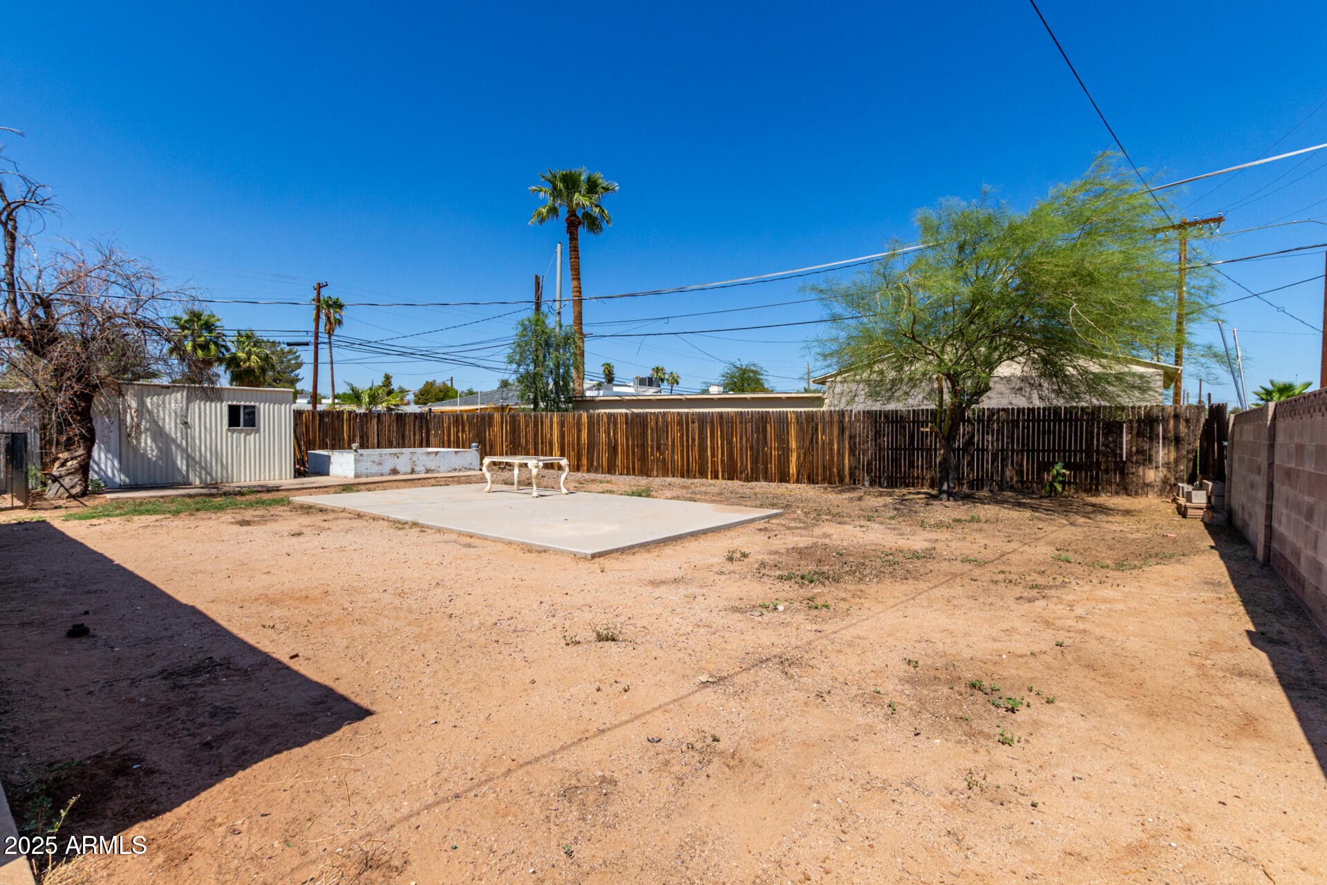 504 E LAUREL Drive
