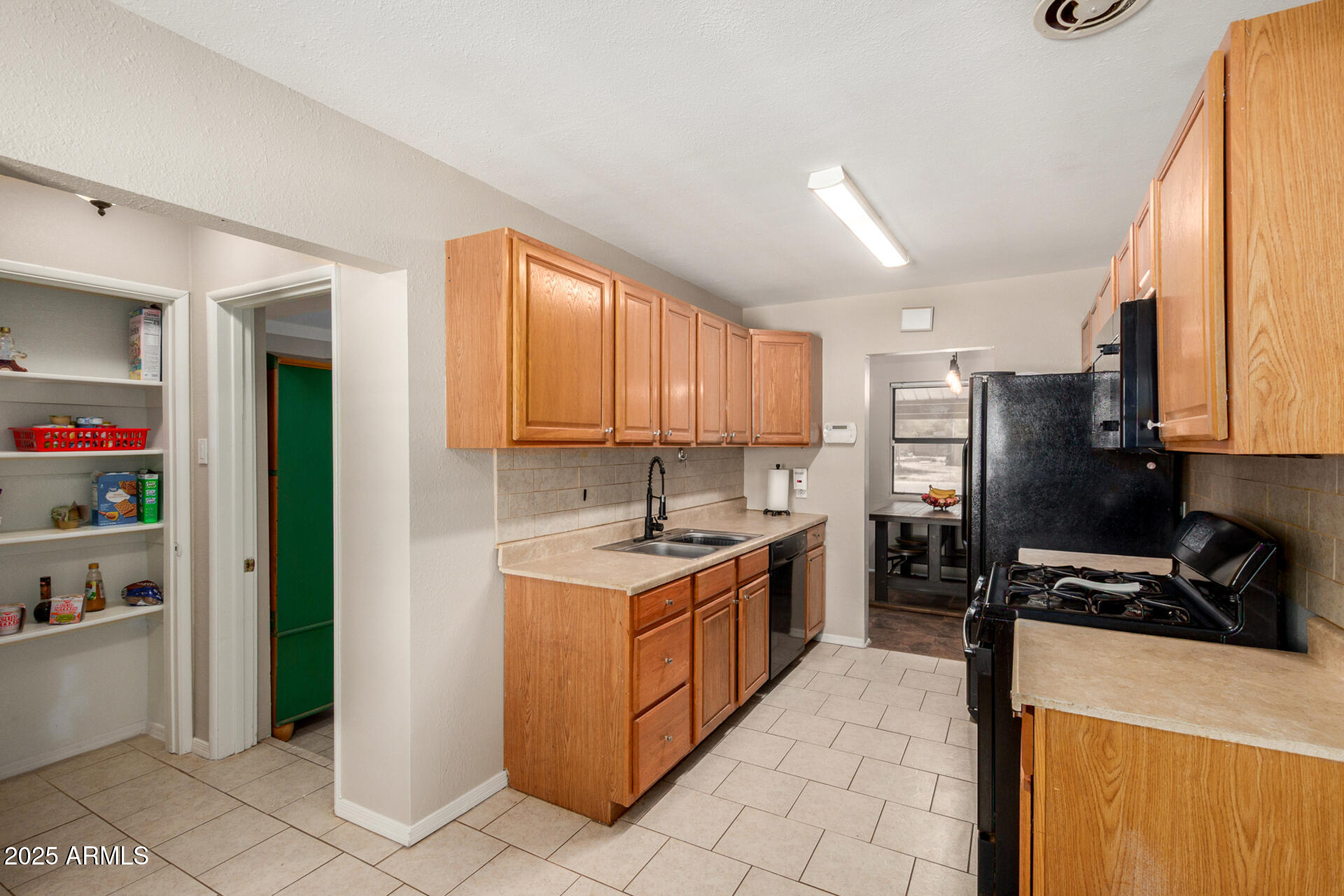 504 E LAUREL Drive