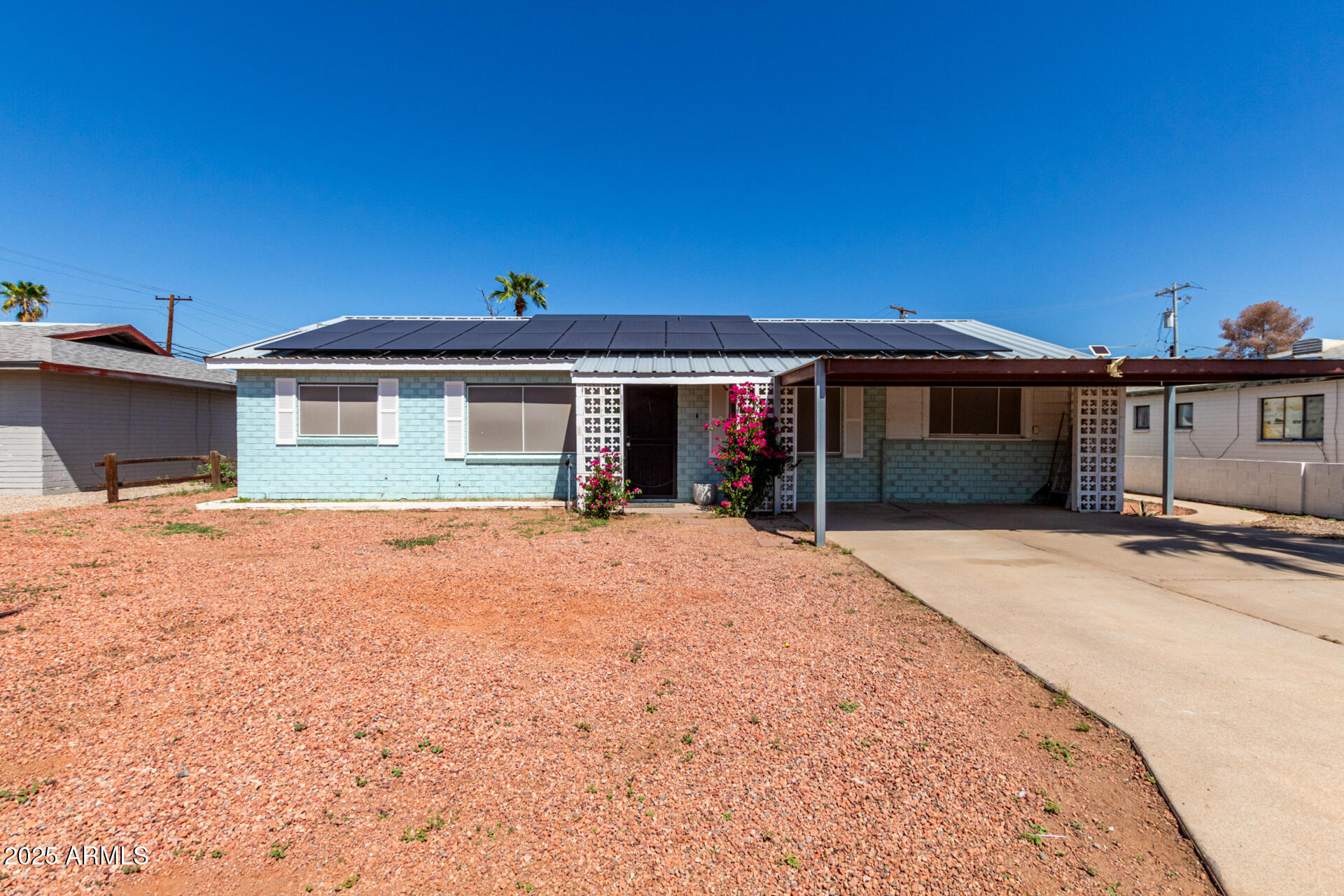 504 E LAUREL Drive