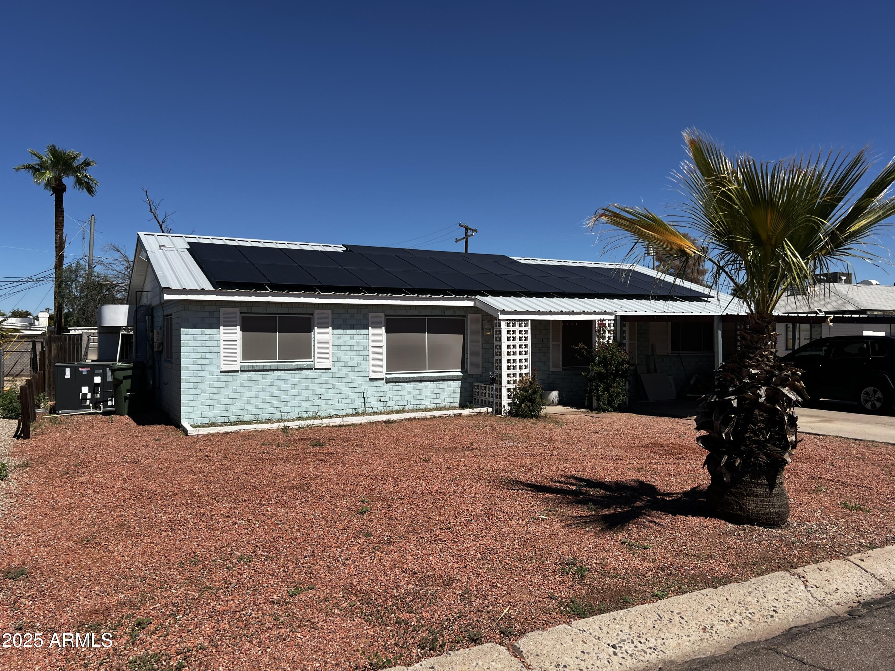 504 E LAUREL Drive