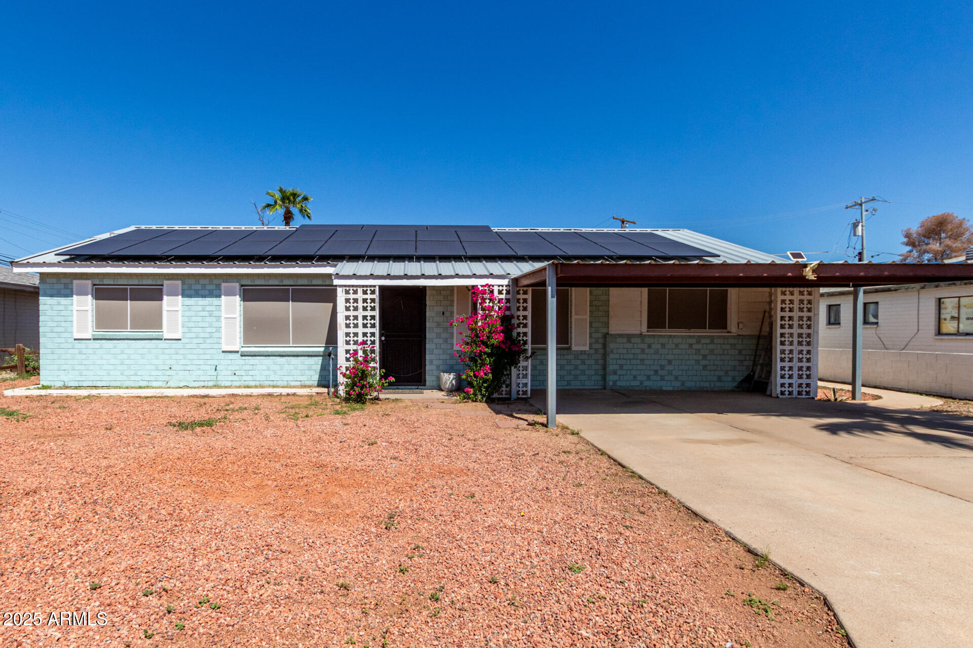 504 E LAUREL Drive