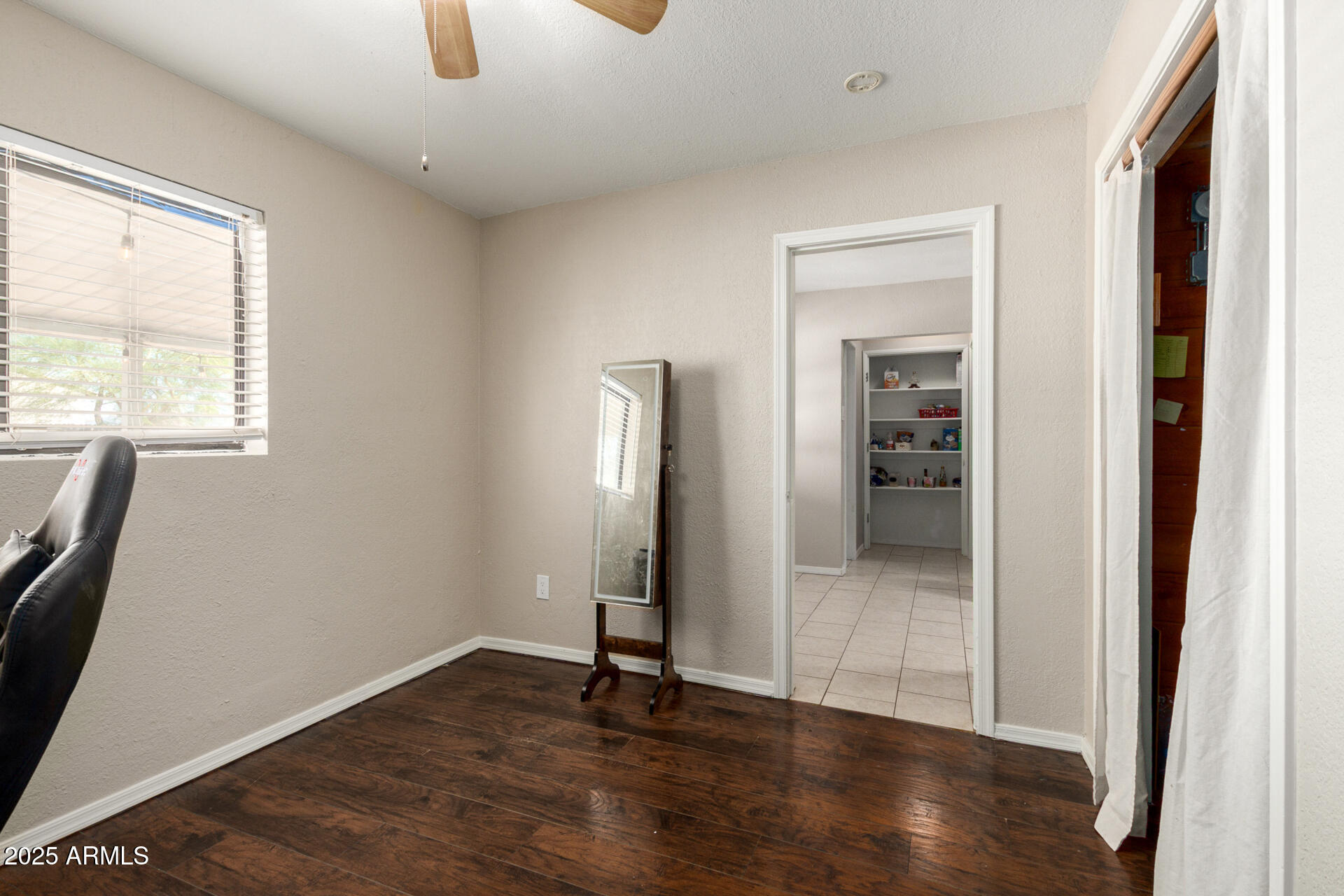 504 E LAUREL Drive