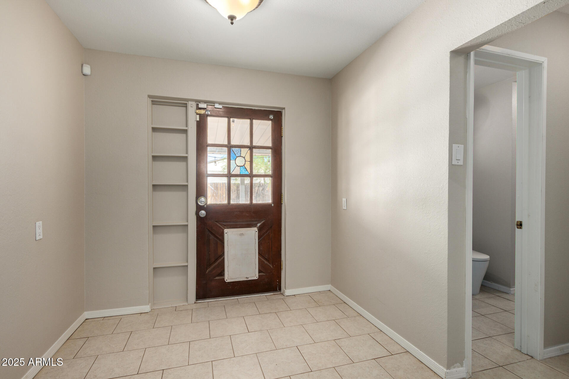 504 E LAUREL Drive