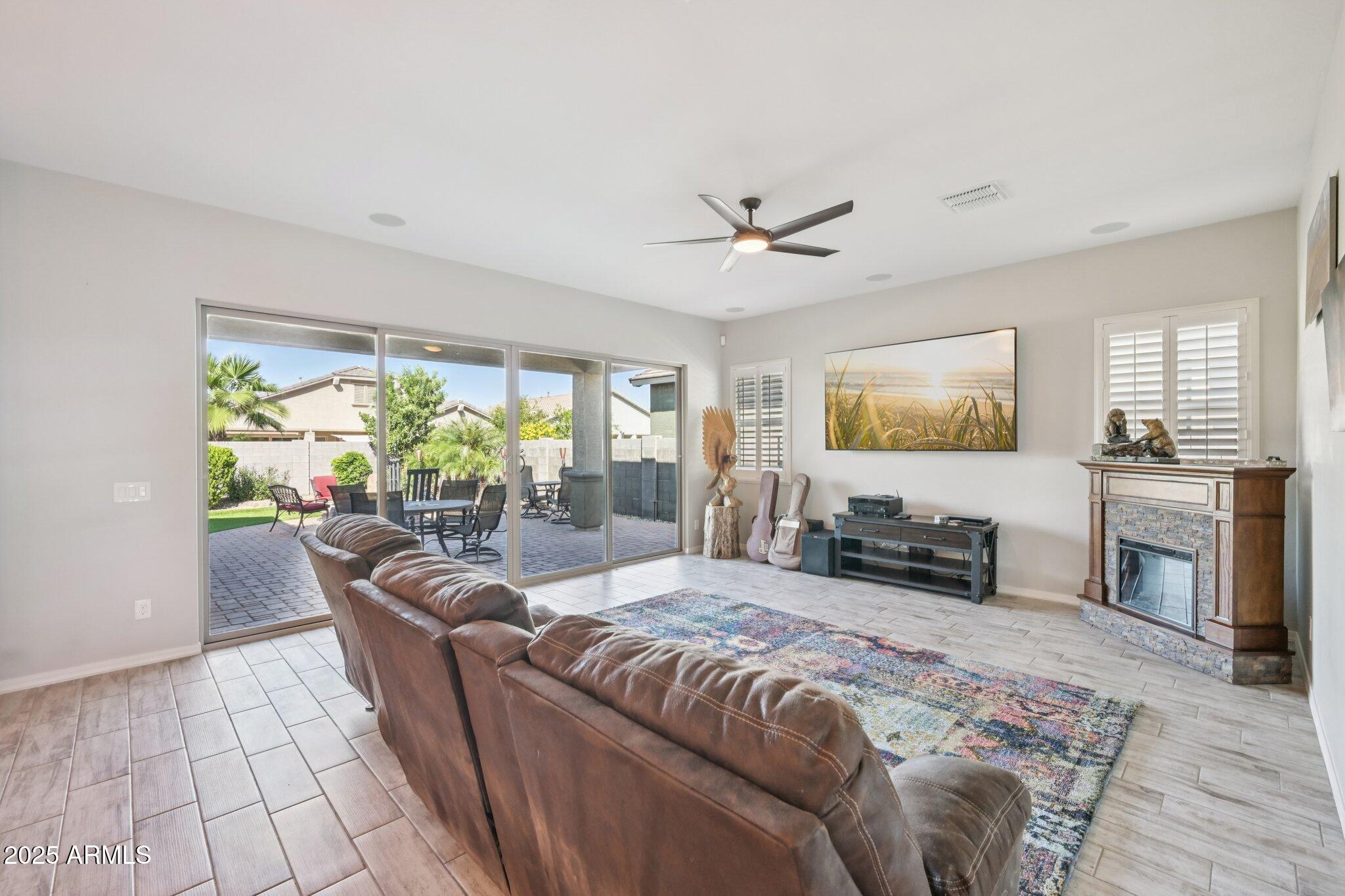 41356 W CENTENNIAL Drive
