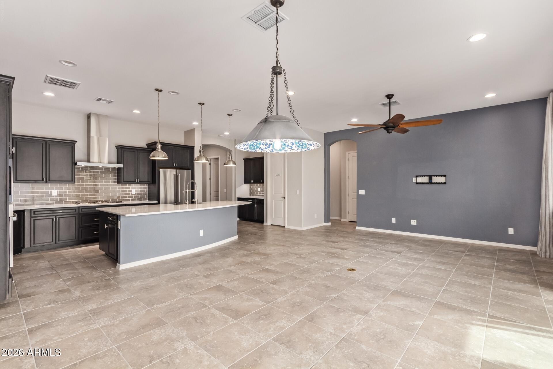 41335 W ALMIRA Drive