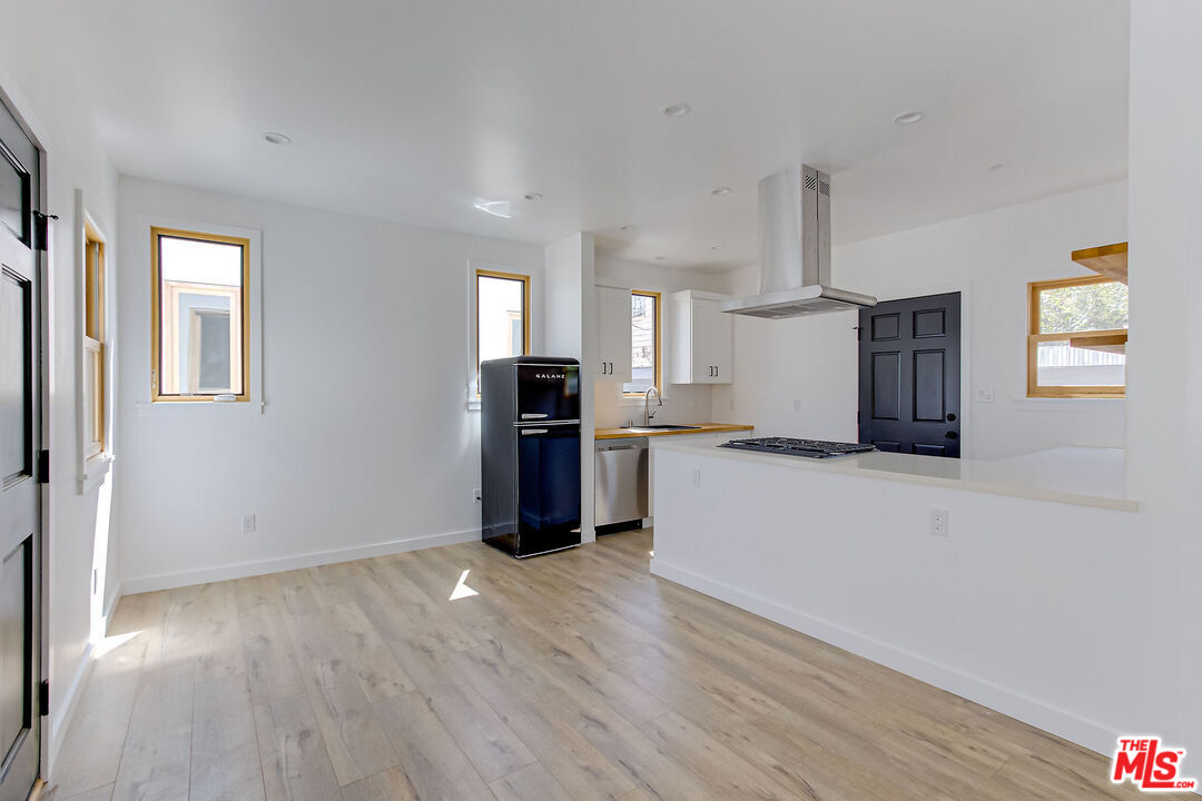 1269 4th Ave