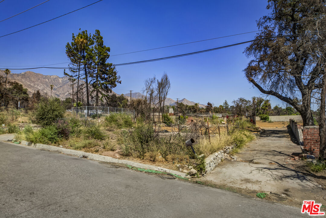 2738 Marengo Ave