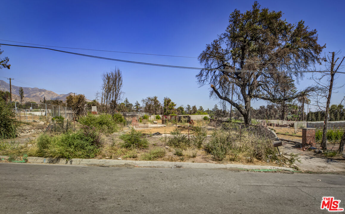 2738 Marengo Ave