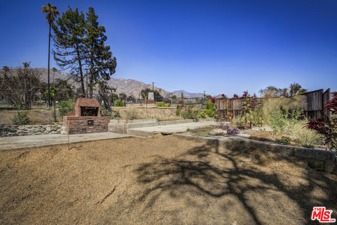 2738 Marengo Ave