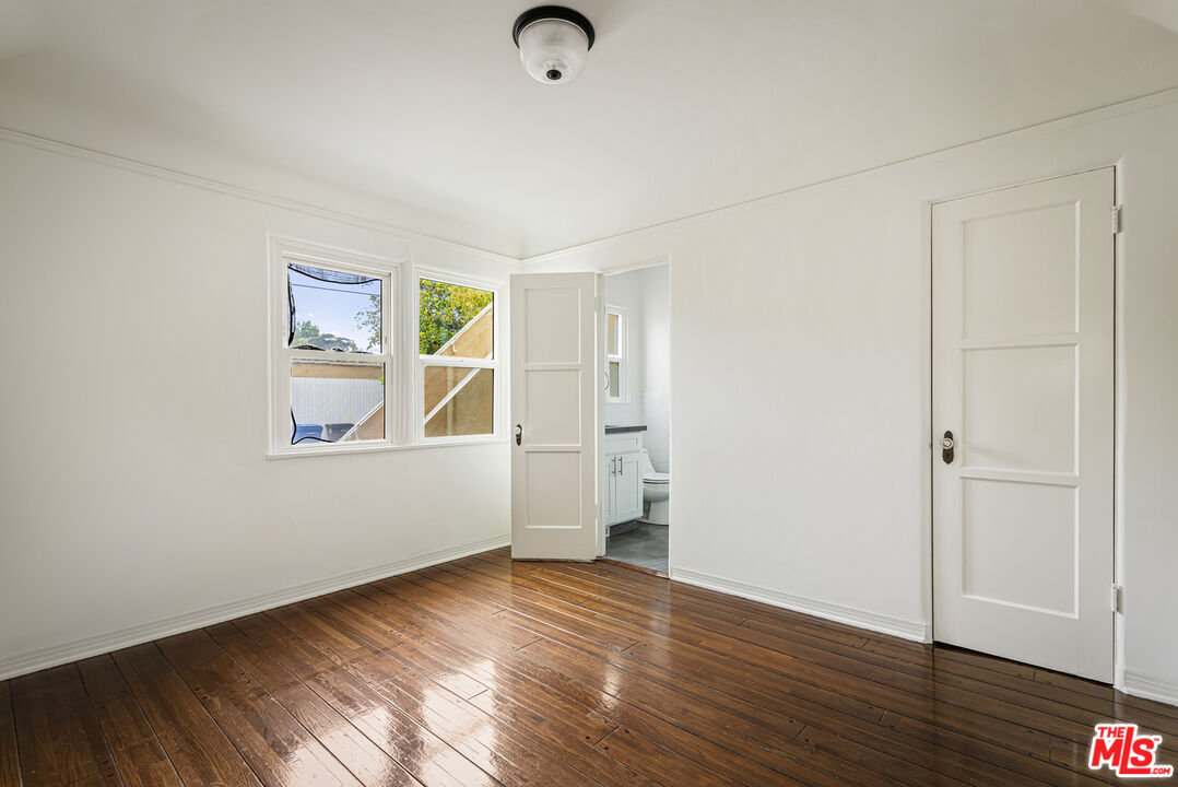 844 S Curson Ave