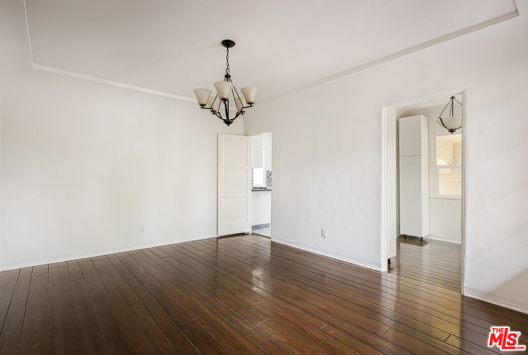 844 S Curson Ave