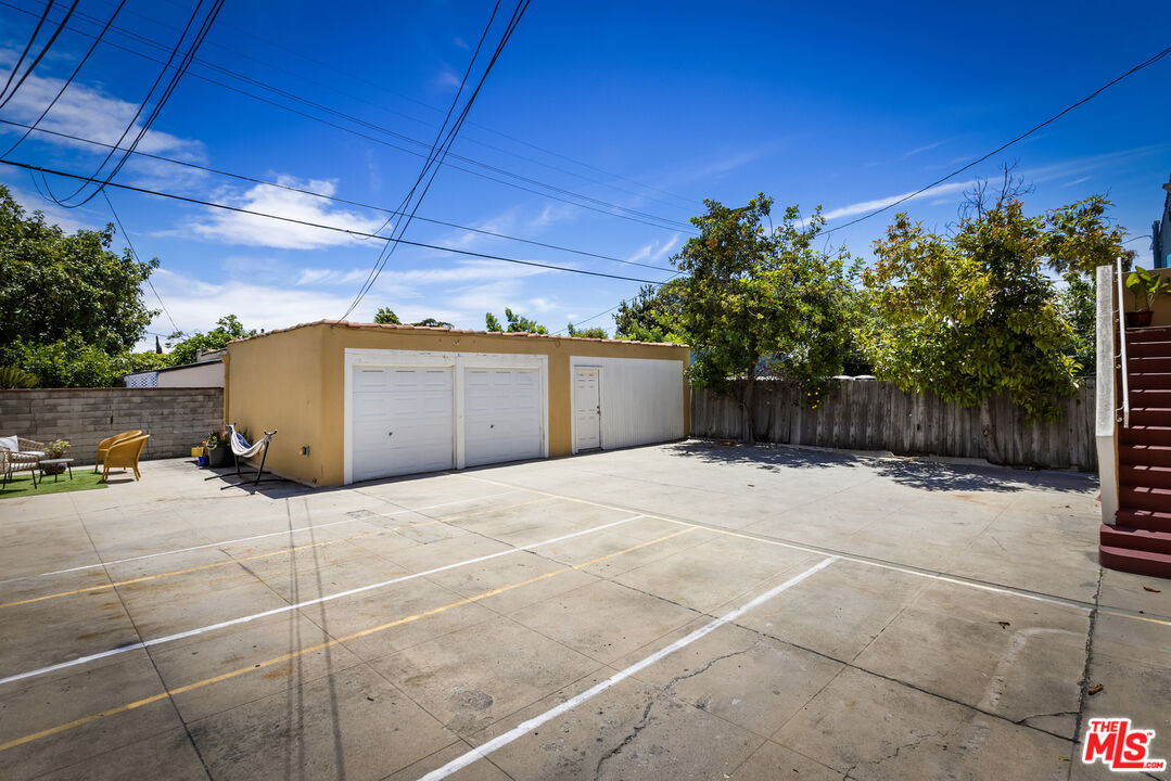 844 S Curson Ave