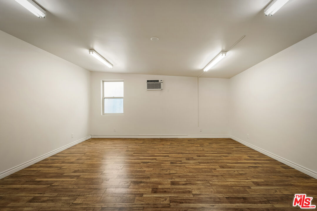 844 S Curson Ave