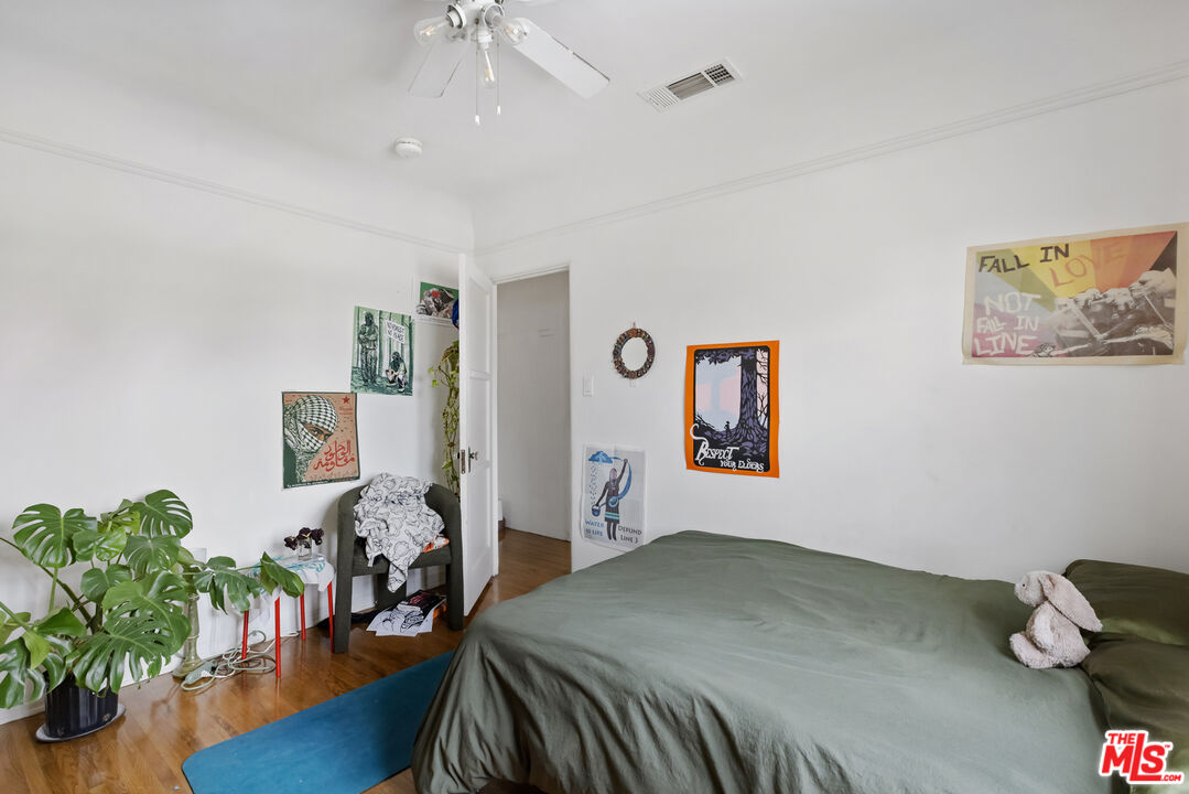 844 S Curson Ave