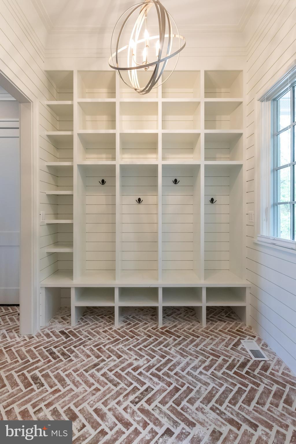 3500 N ABINGDON STREET