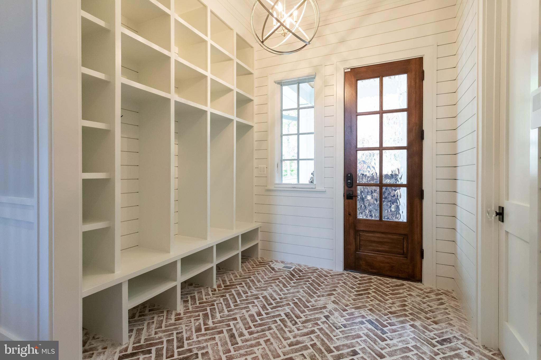 3500 N ABINGDON STREET