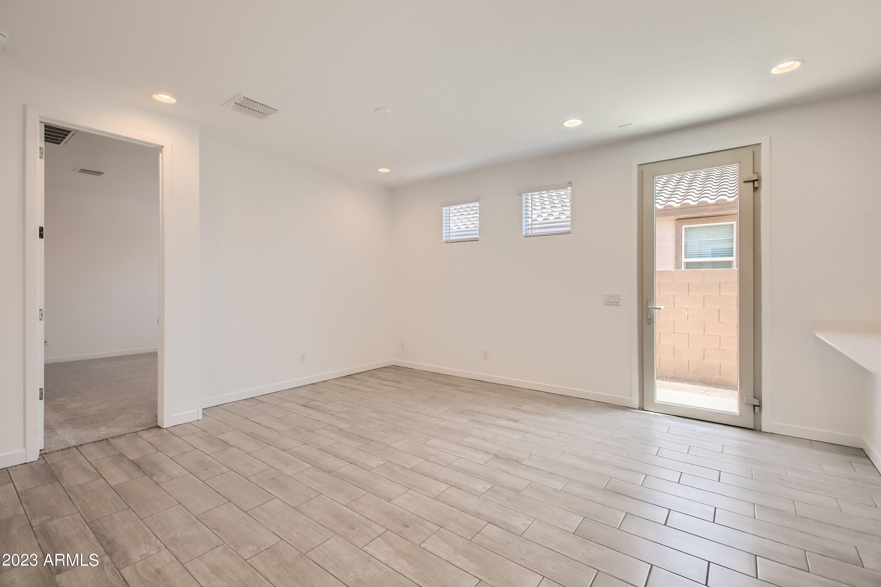 2104 W SLEEPY RANCH Road
