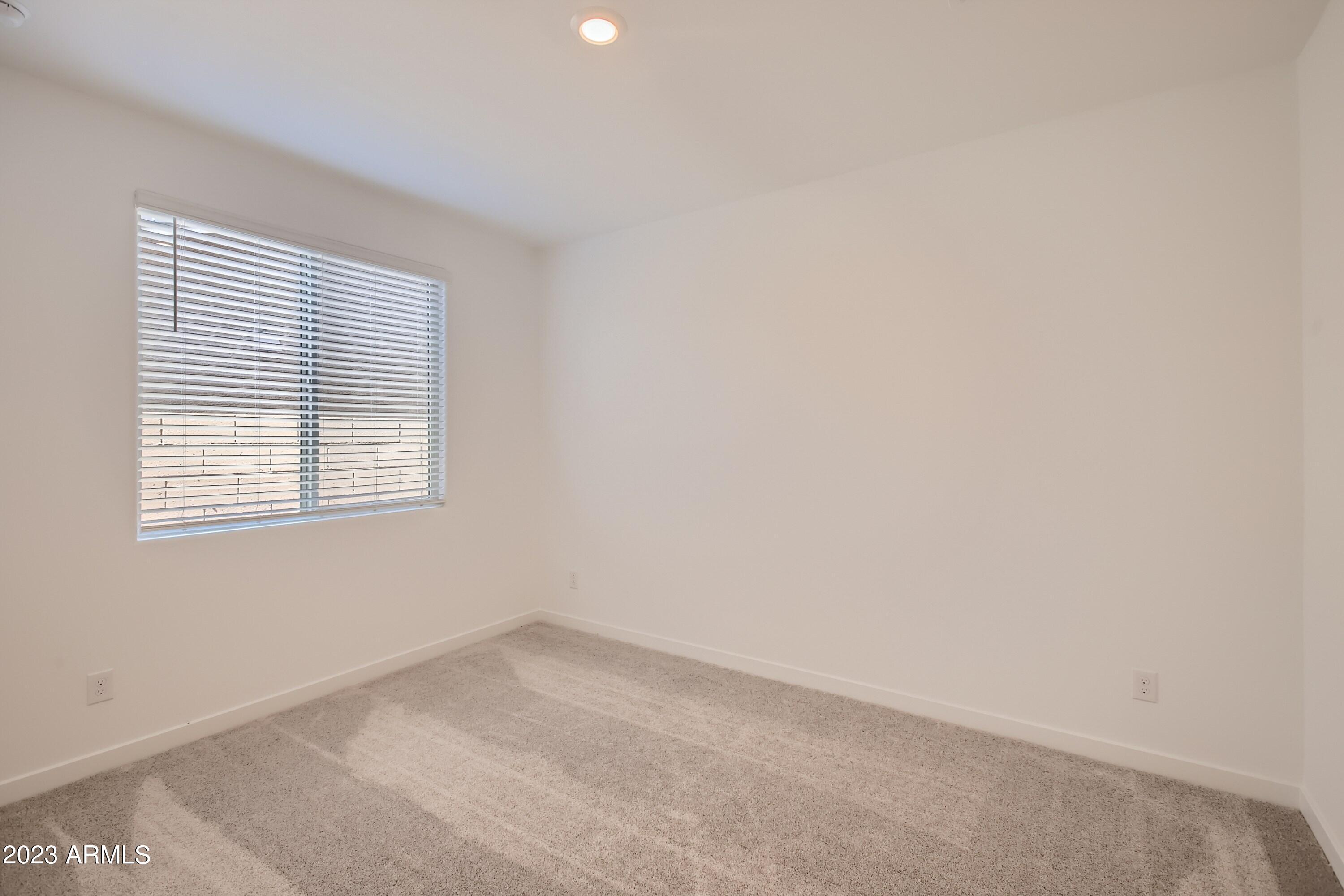 2104 W SLEEPY RANCH Road