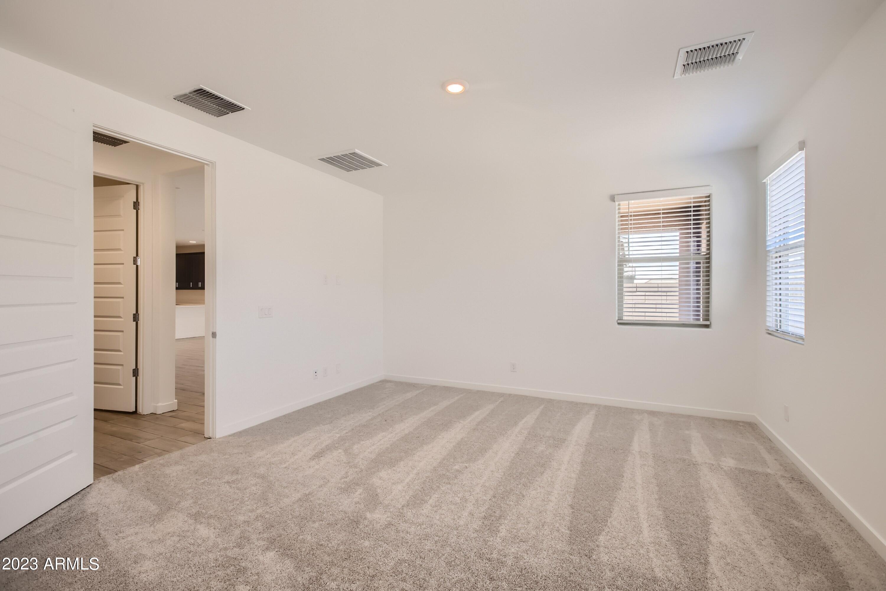 2104 W SLEEPY RANCH Road