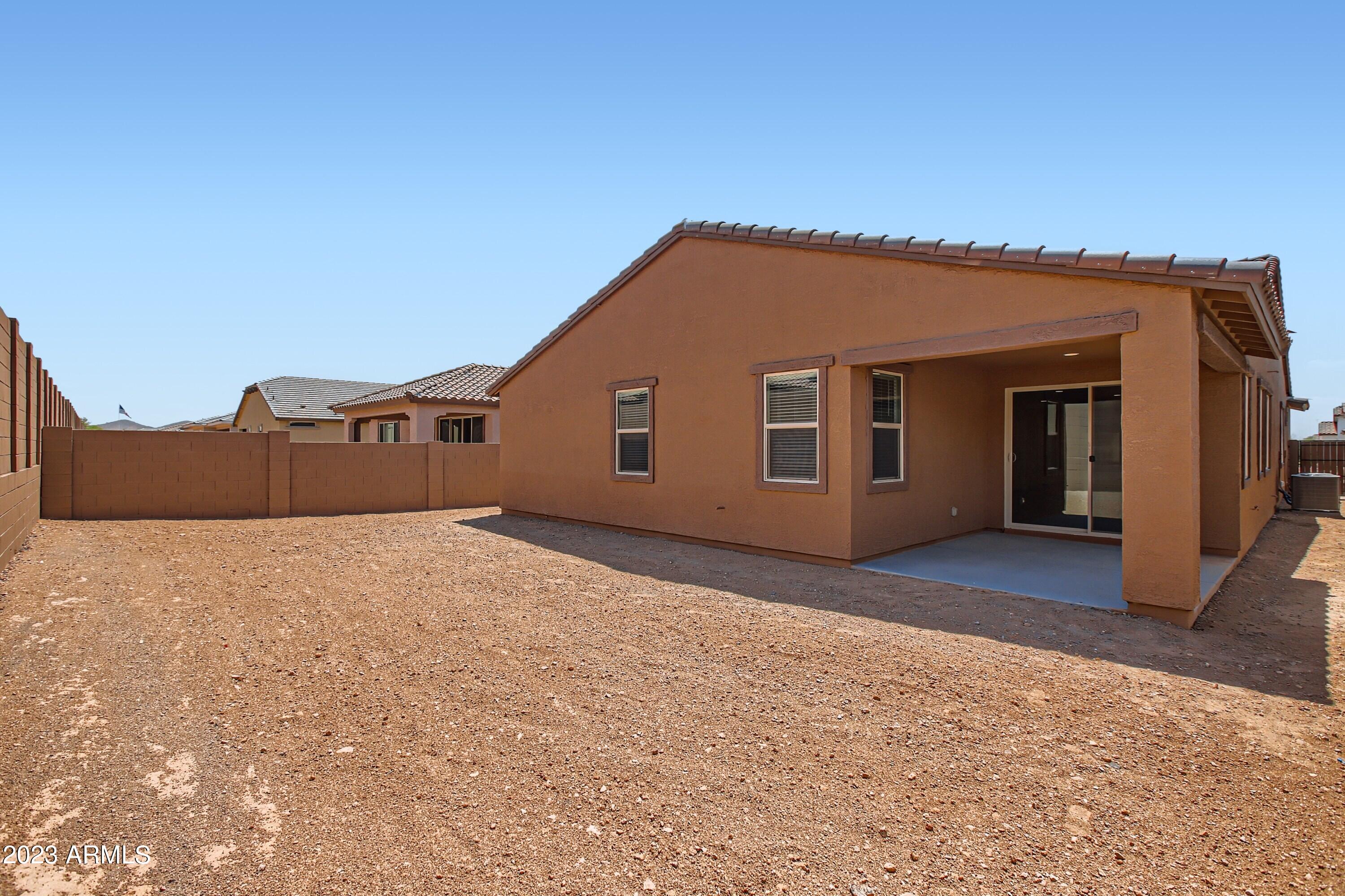 2104 W SLEEPY RANCH Road