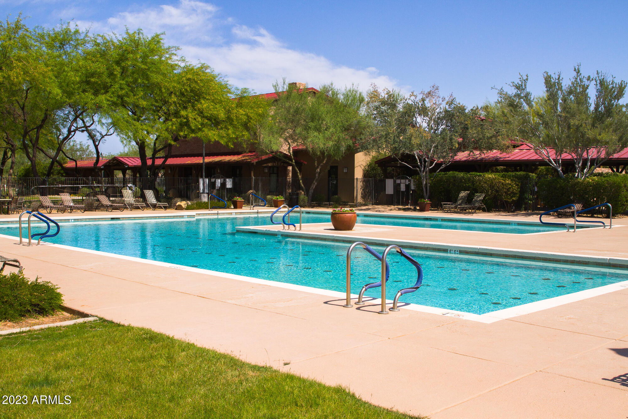 2104 W SLEEPY RANCH Road