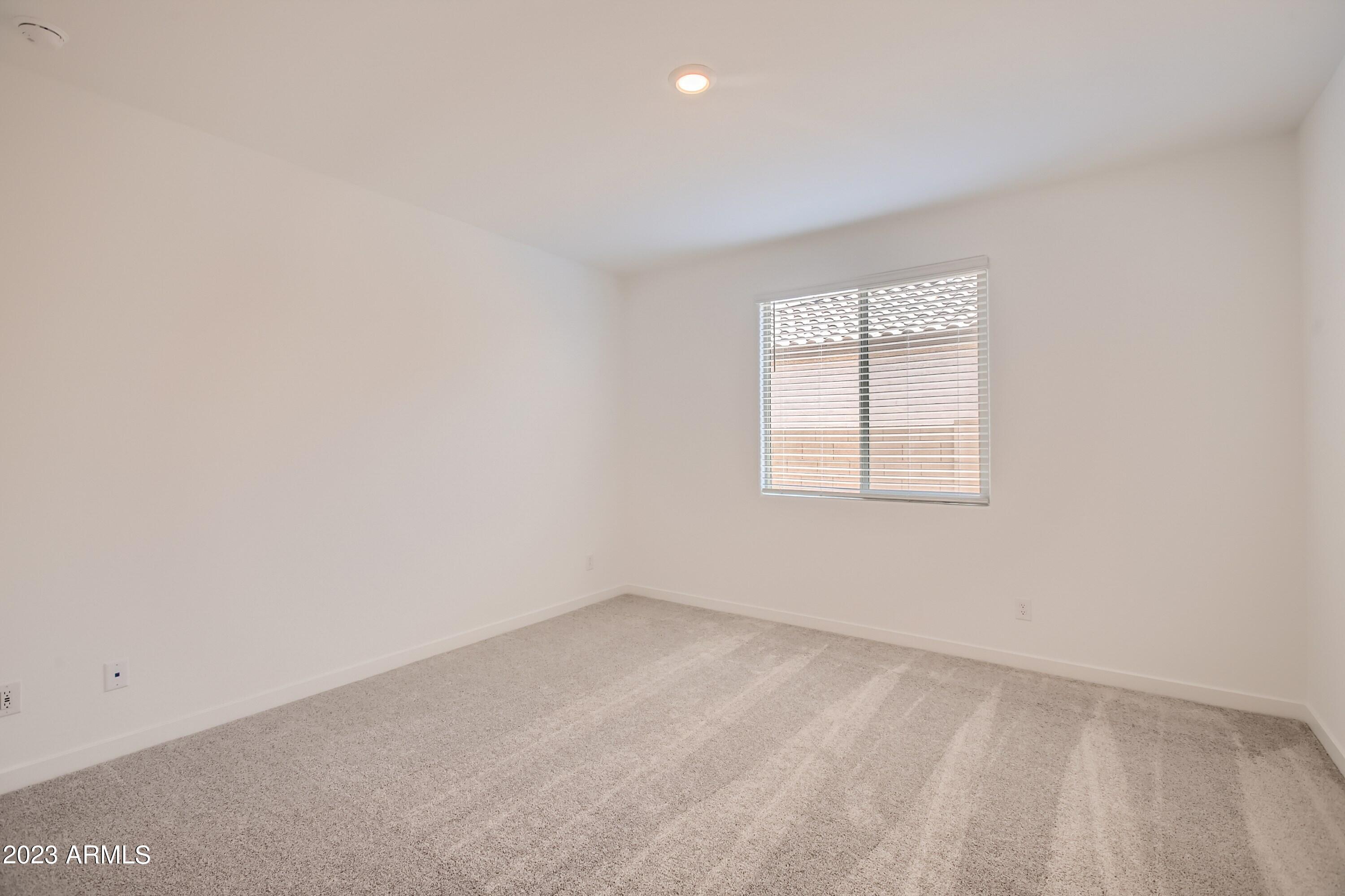 2104 W SLEEPY RANCH Road