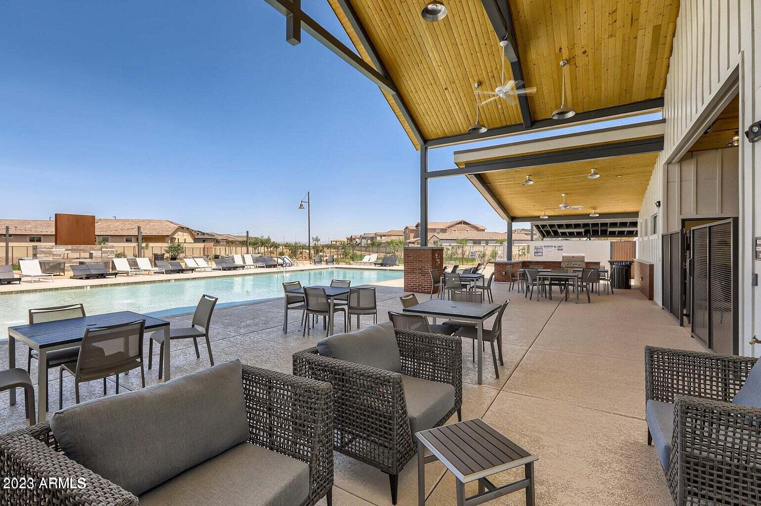 4054 E AMOROSO Drive