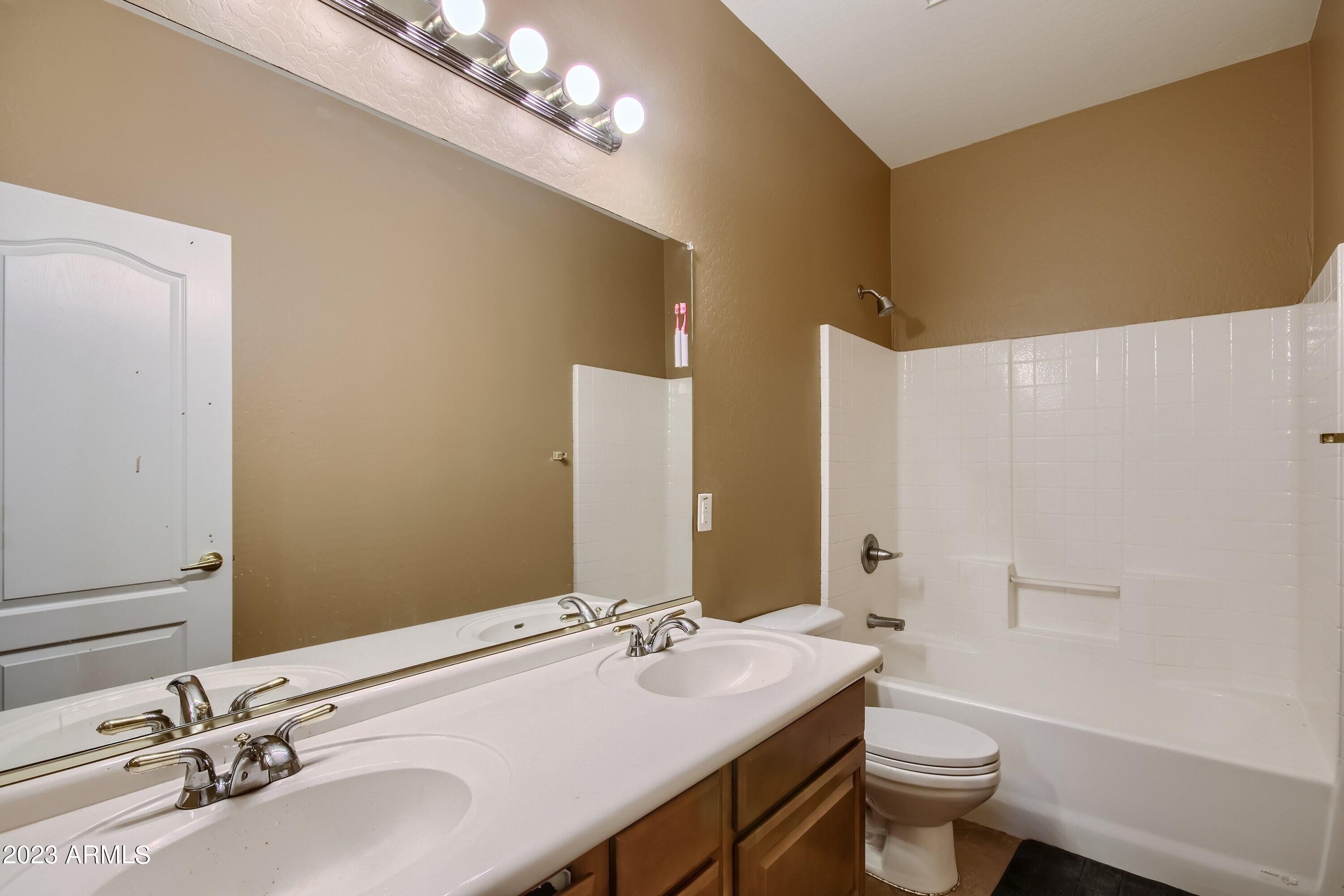853 E AQUARIUS Place