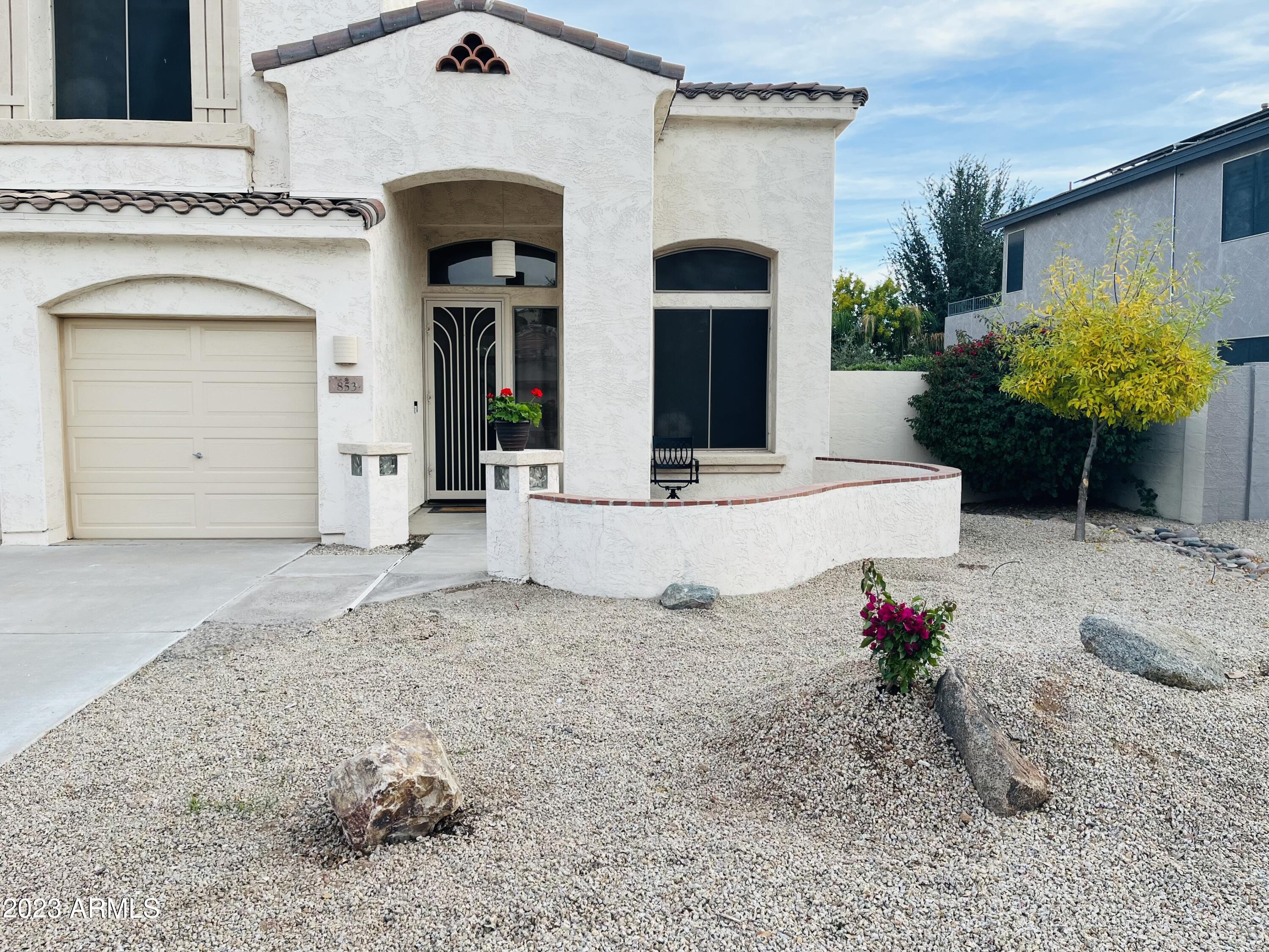 853 E AQUARIUS Place
