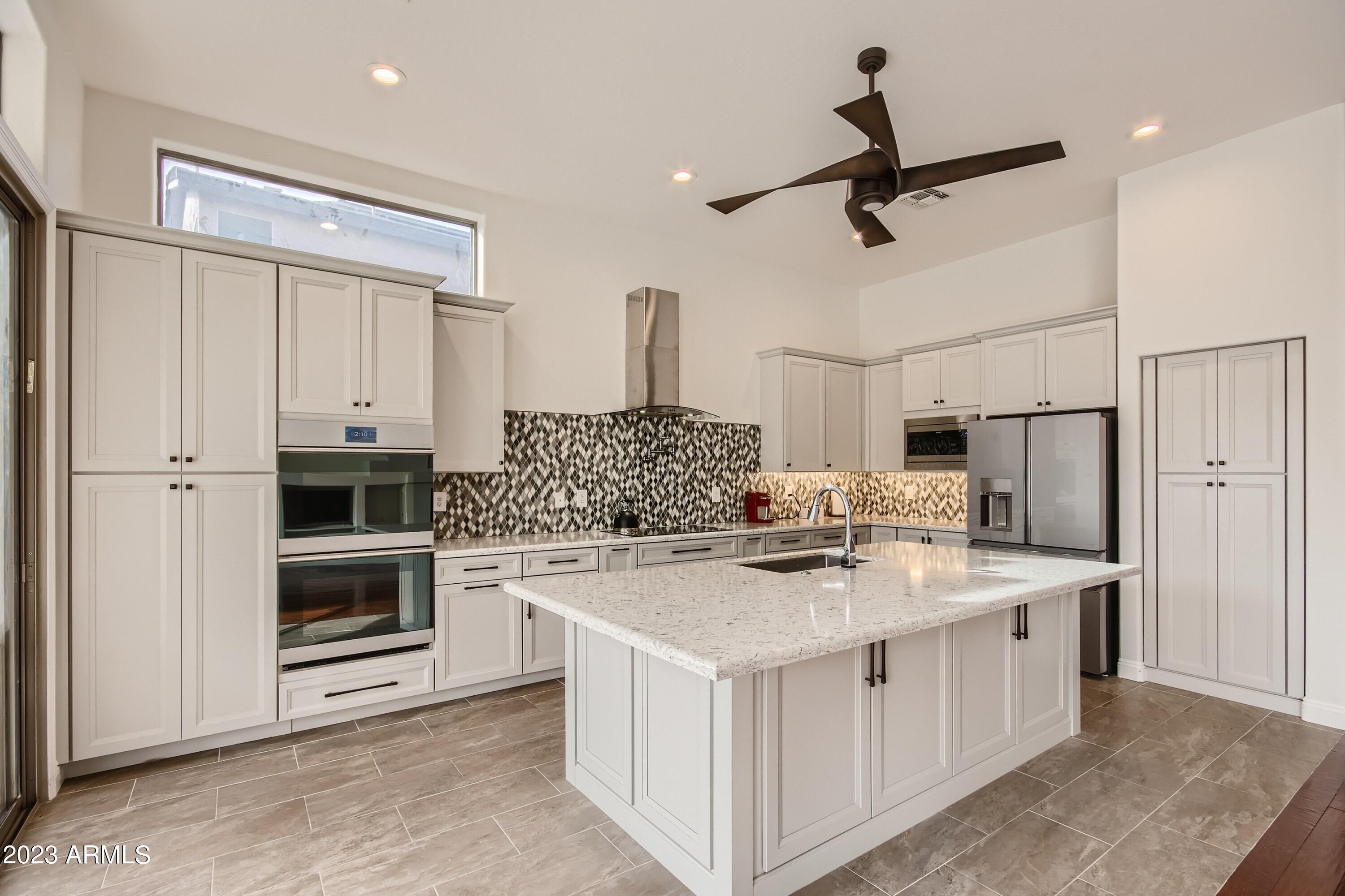 853 E AQUARIUS Place