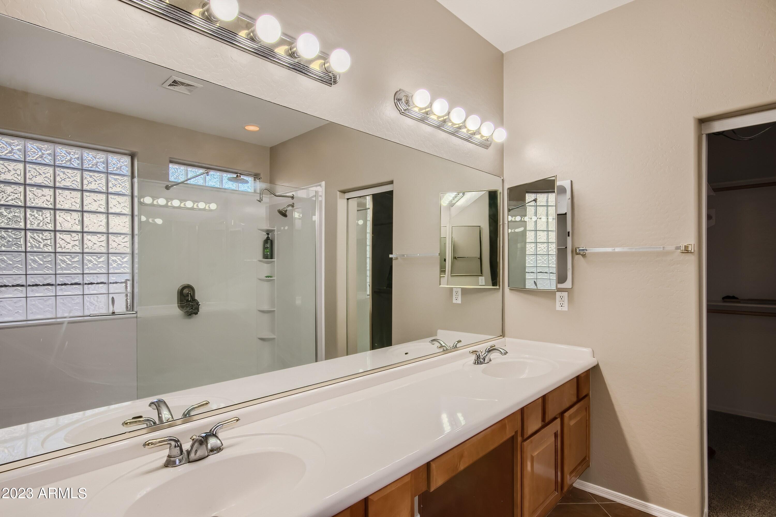 853 E AQUARIUS Place