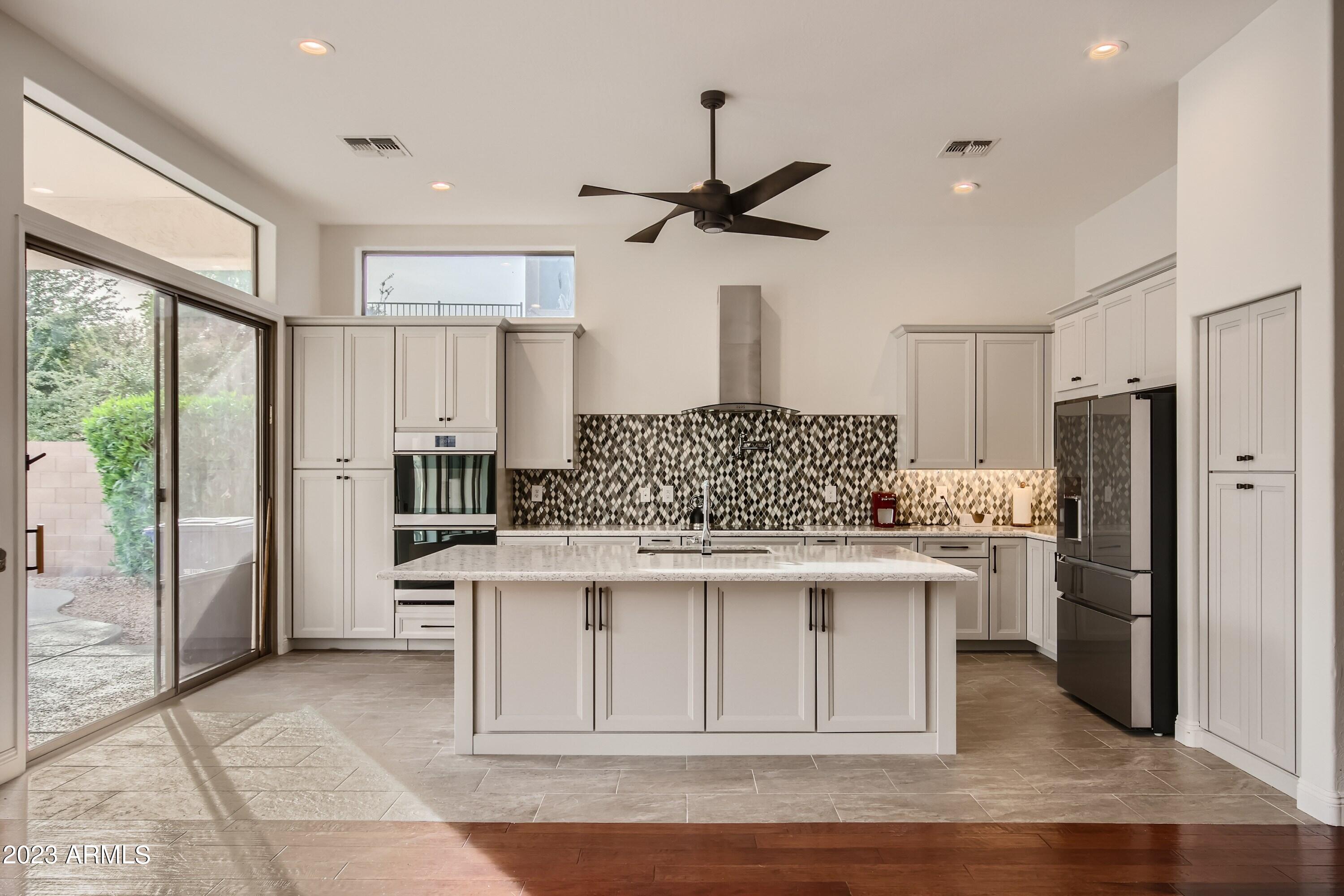 853 E AQUARIUS Place