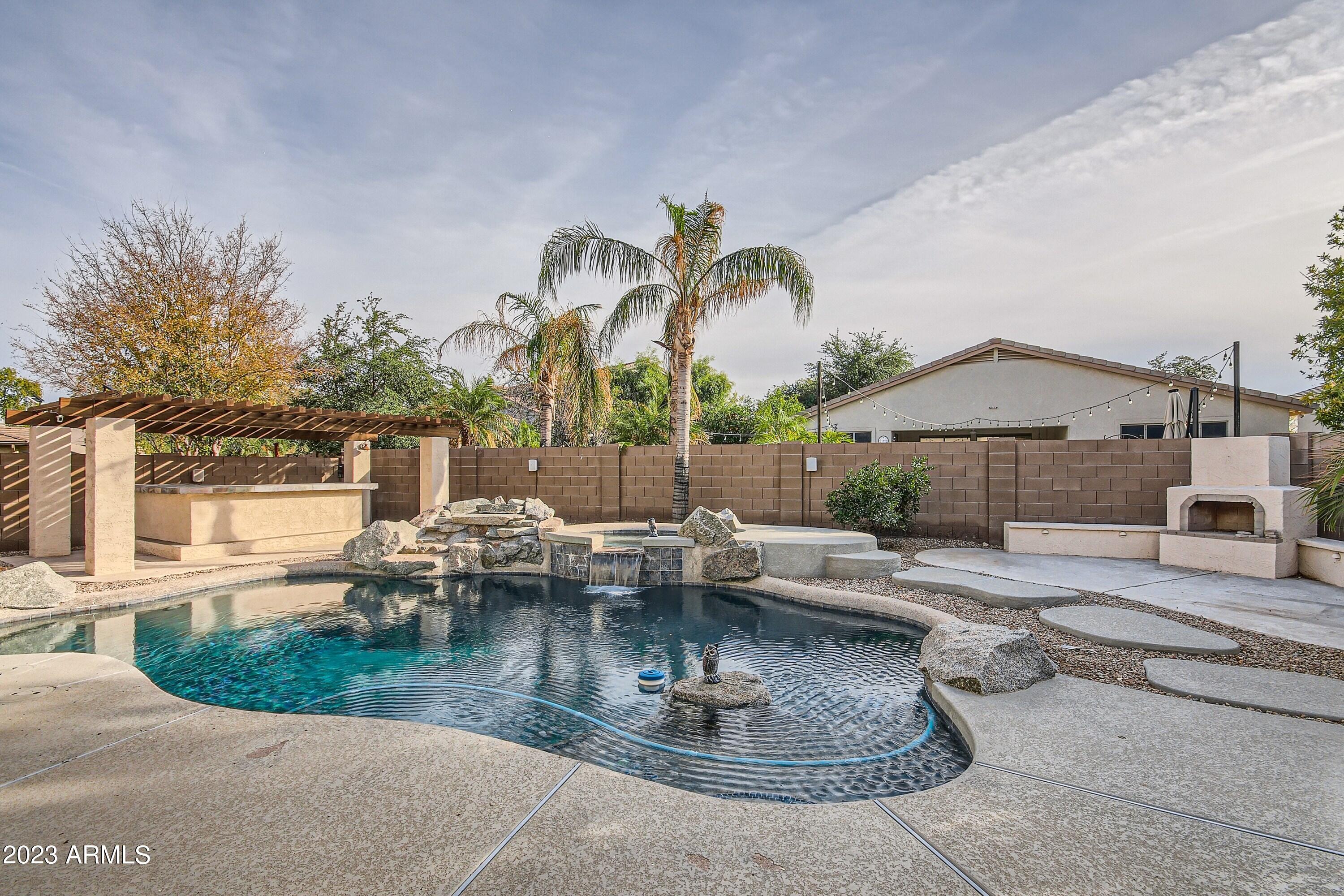 853 E AQUARIUS Place