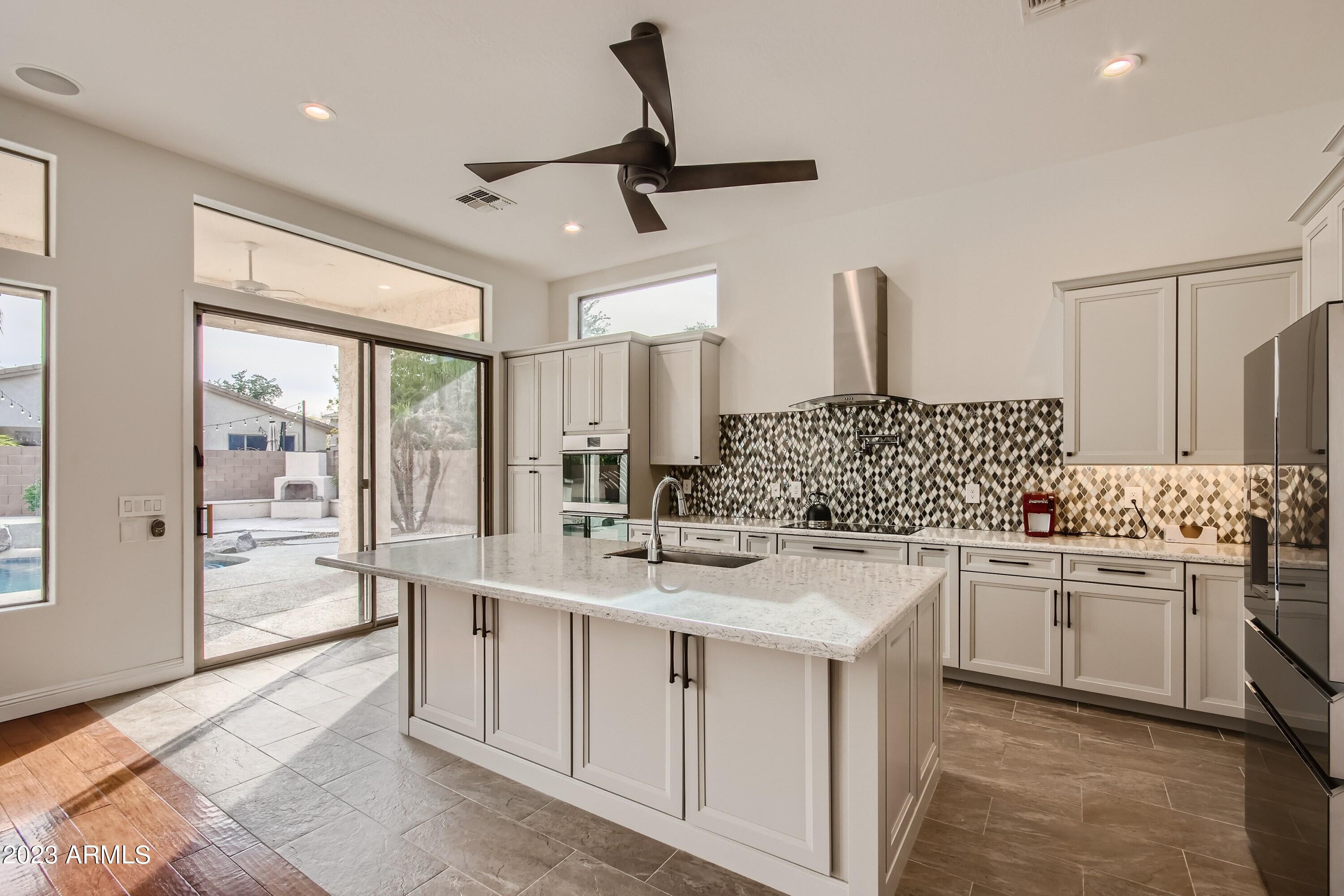 853 E AQUARIUS Place