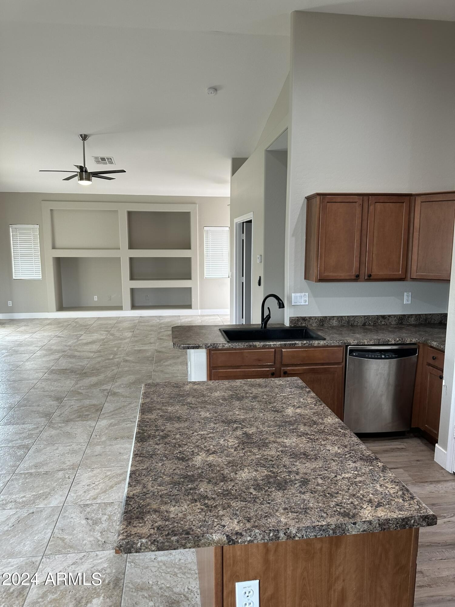 1788 E DESERT BREEZE Place