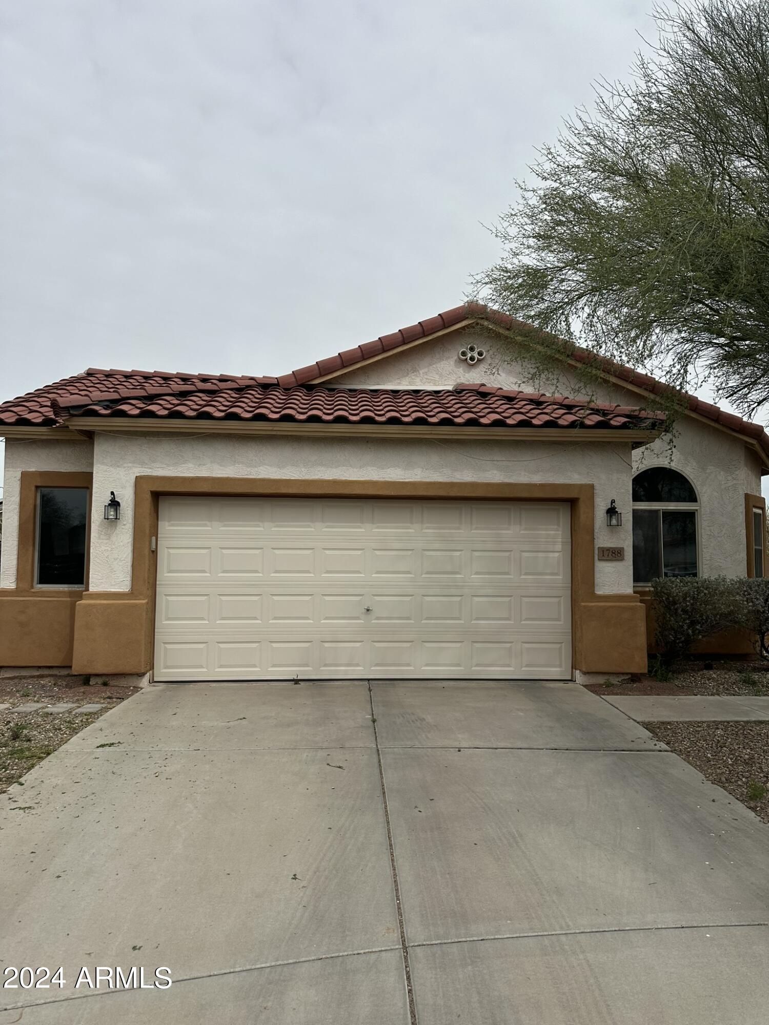 1788 E DESERT BREEZE Place