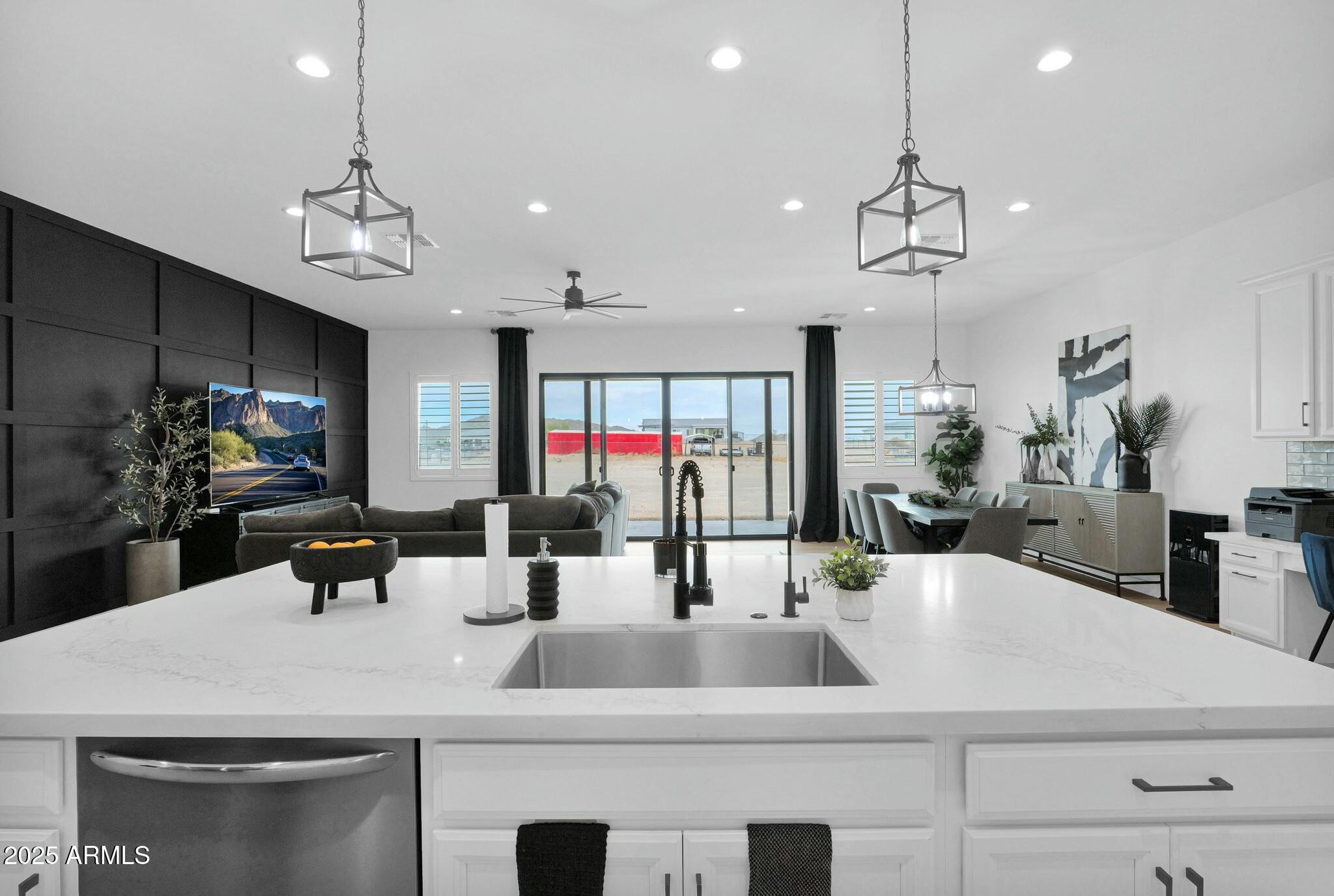 3588 W New Life Lane